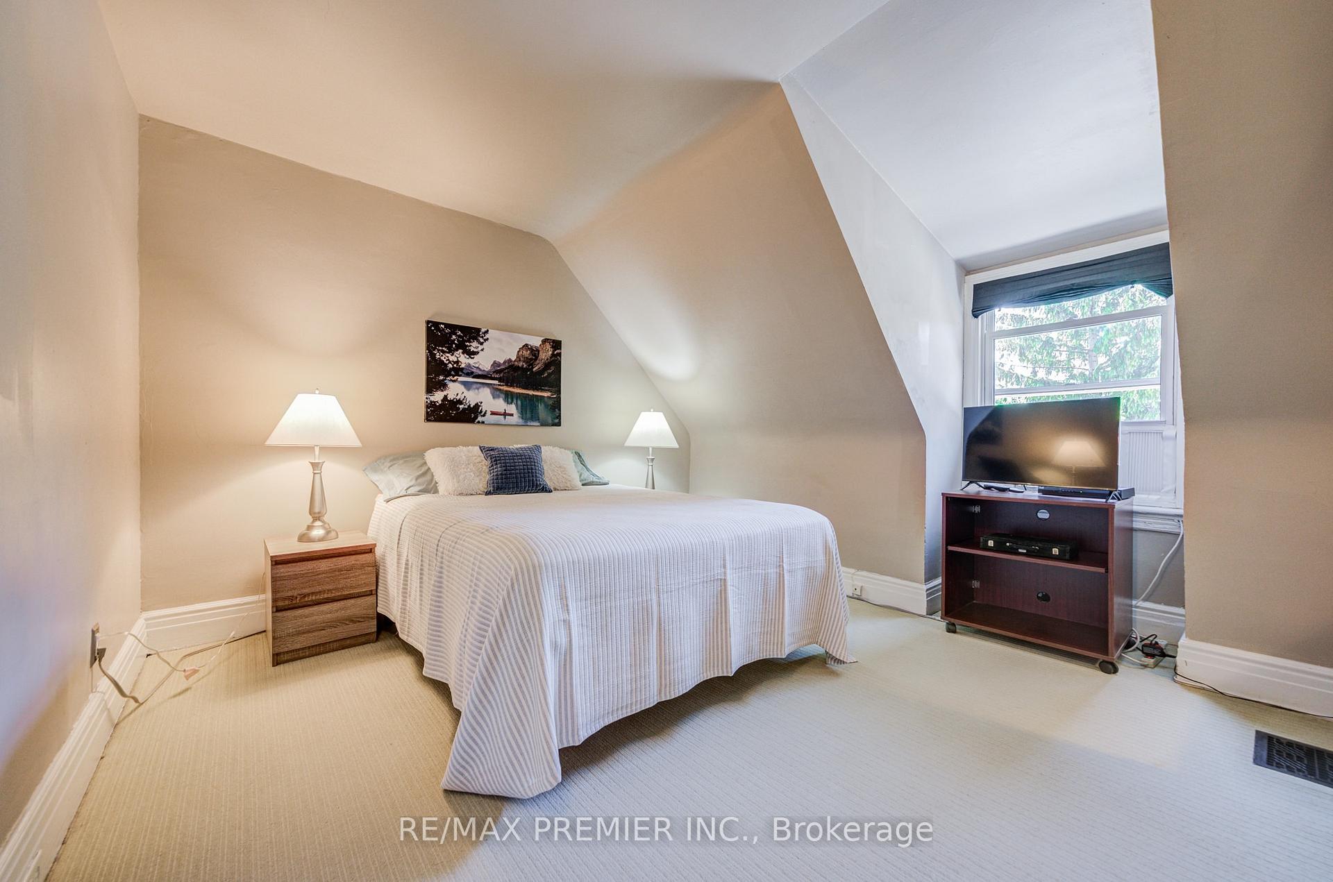 Photo 13 of Unit 3, 224 Lippincott Street, Toronto, University — HOMEH