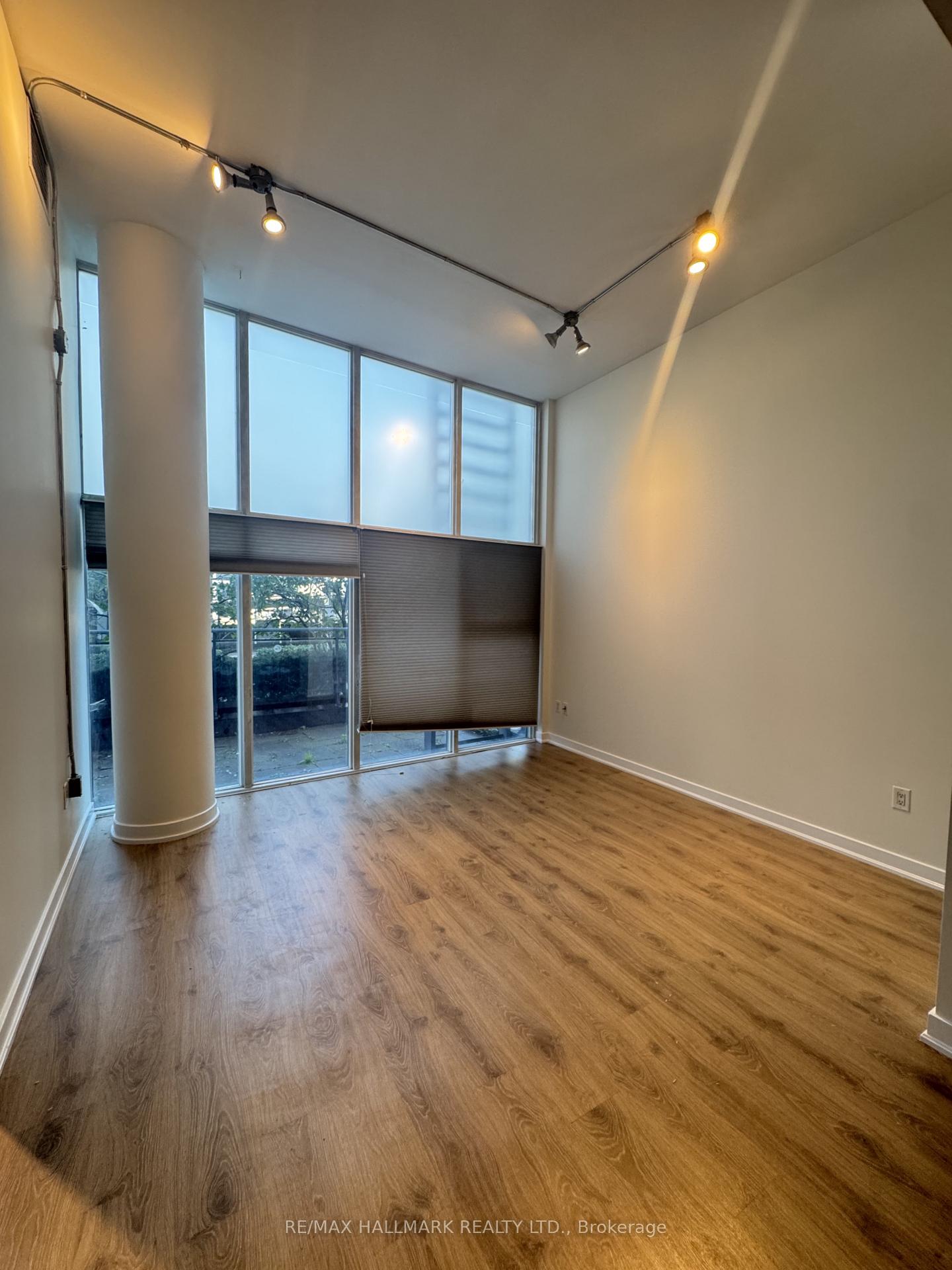 Photo 2 of Unit G19, 33 Iceboat Terrace, Toronto, Waterfront Communities — HOMEH