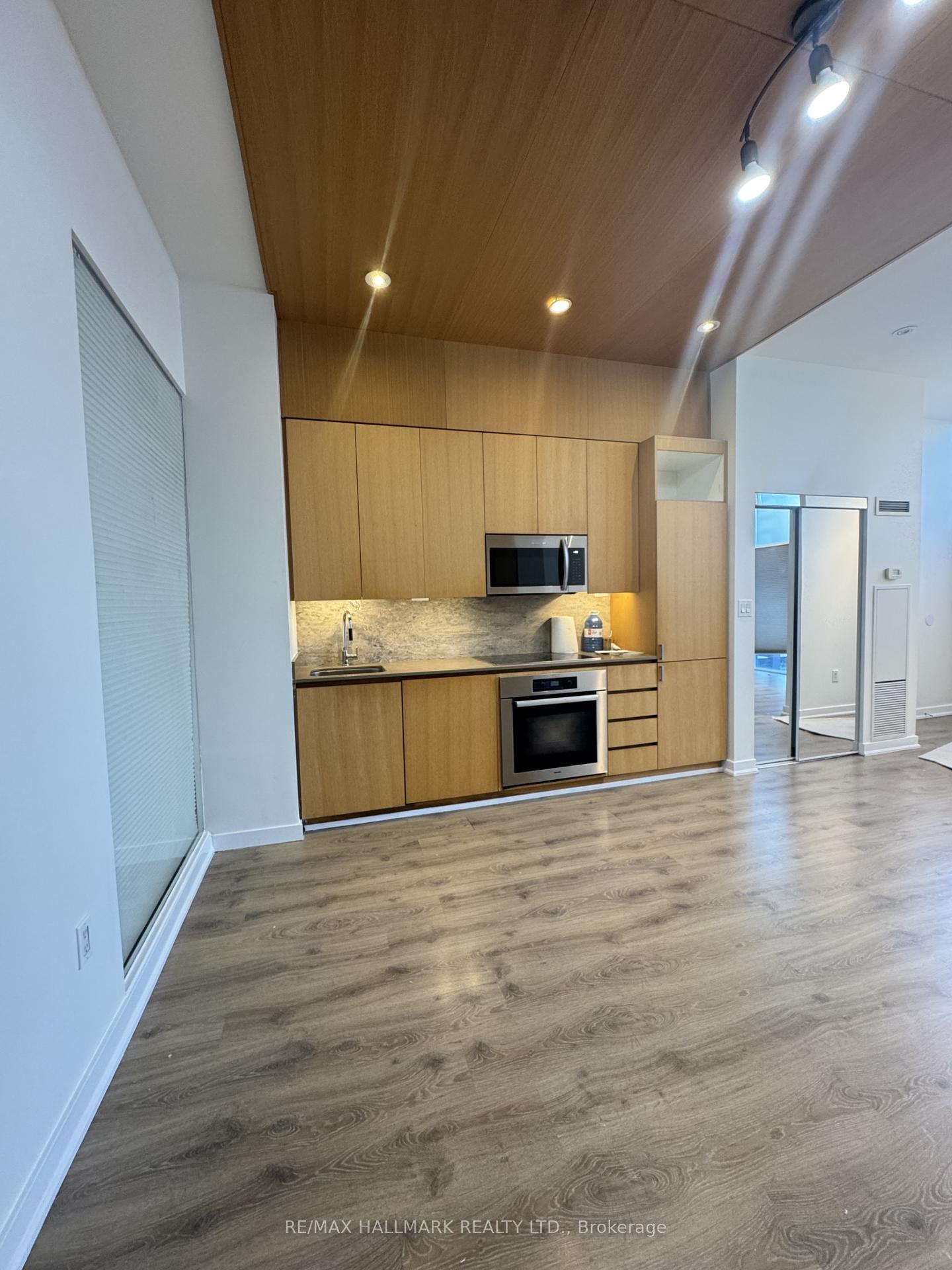 Photo 3 of Unit G19, 33 Iceboat Terrace, Toronto, Waterfront Communities — HOMEH