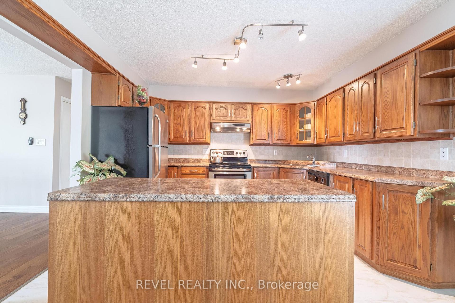 Photo 15 of 3641 Rapids View Drive, Niagara Falls, Chippawa — HOMEH