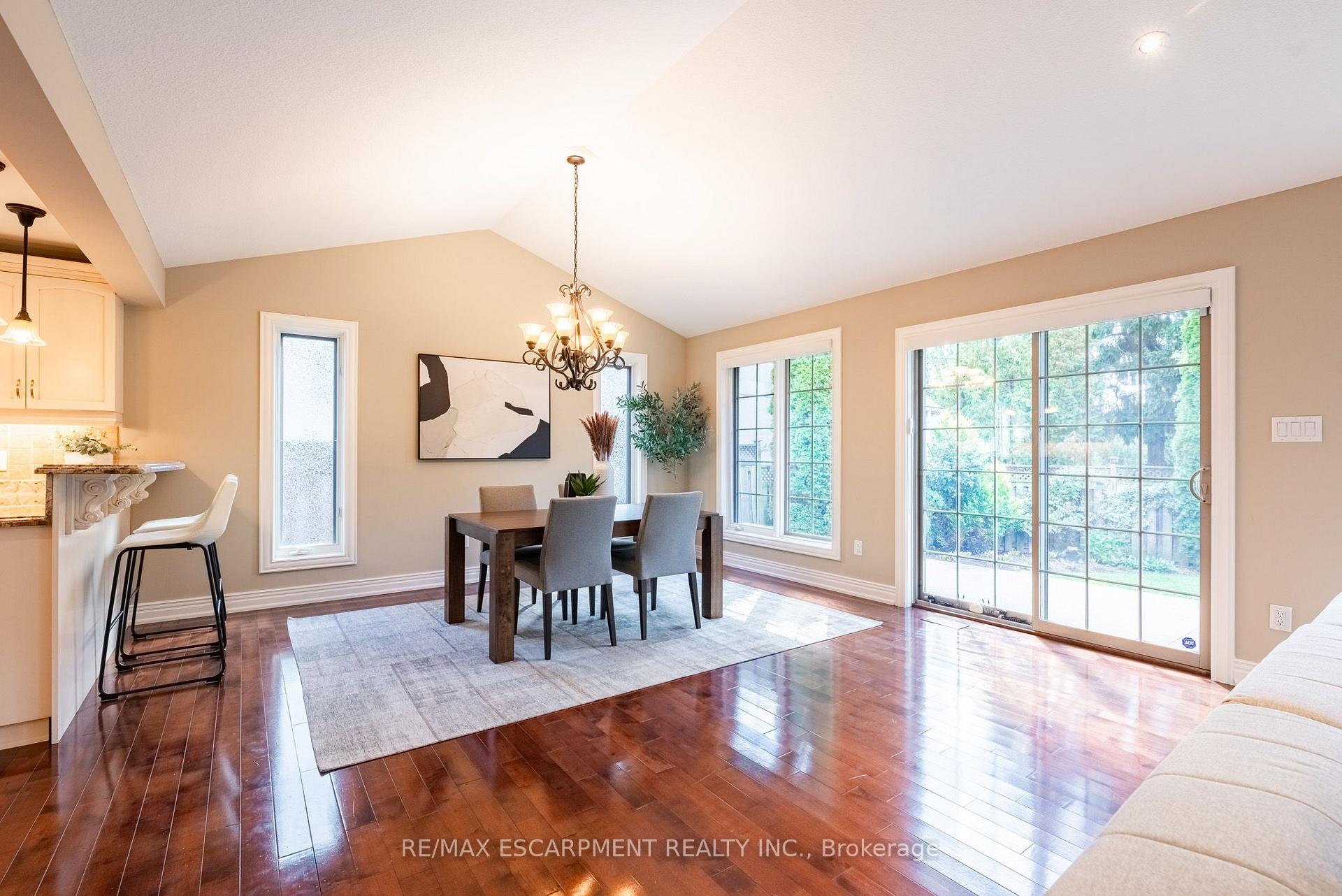 Photo 12 of 506 Regina Drive, Burlington, Brant — HOMEH