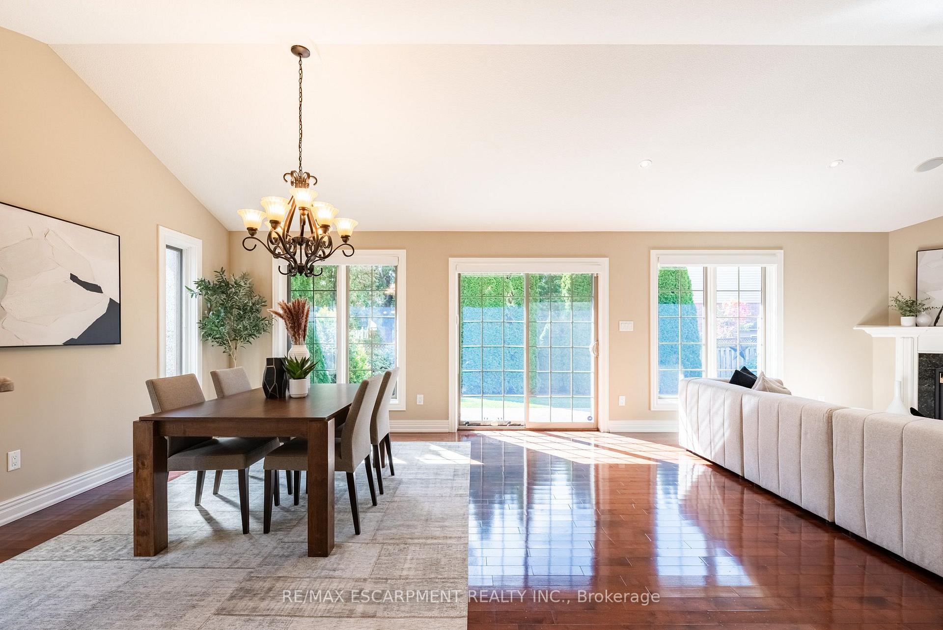 Photo 15 of 506 Regina Drive, Burlington, Brant — HOMEH