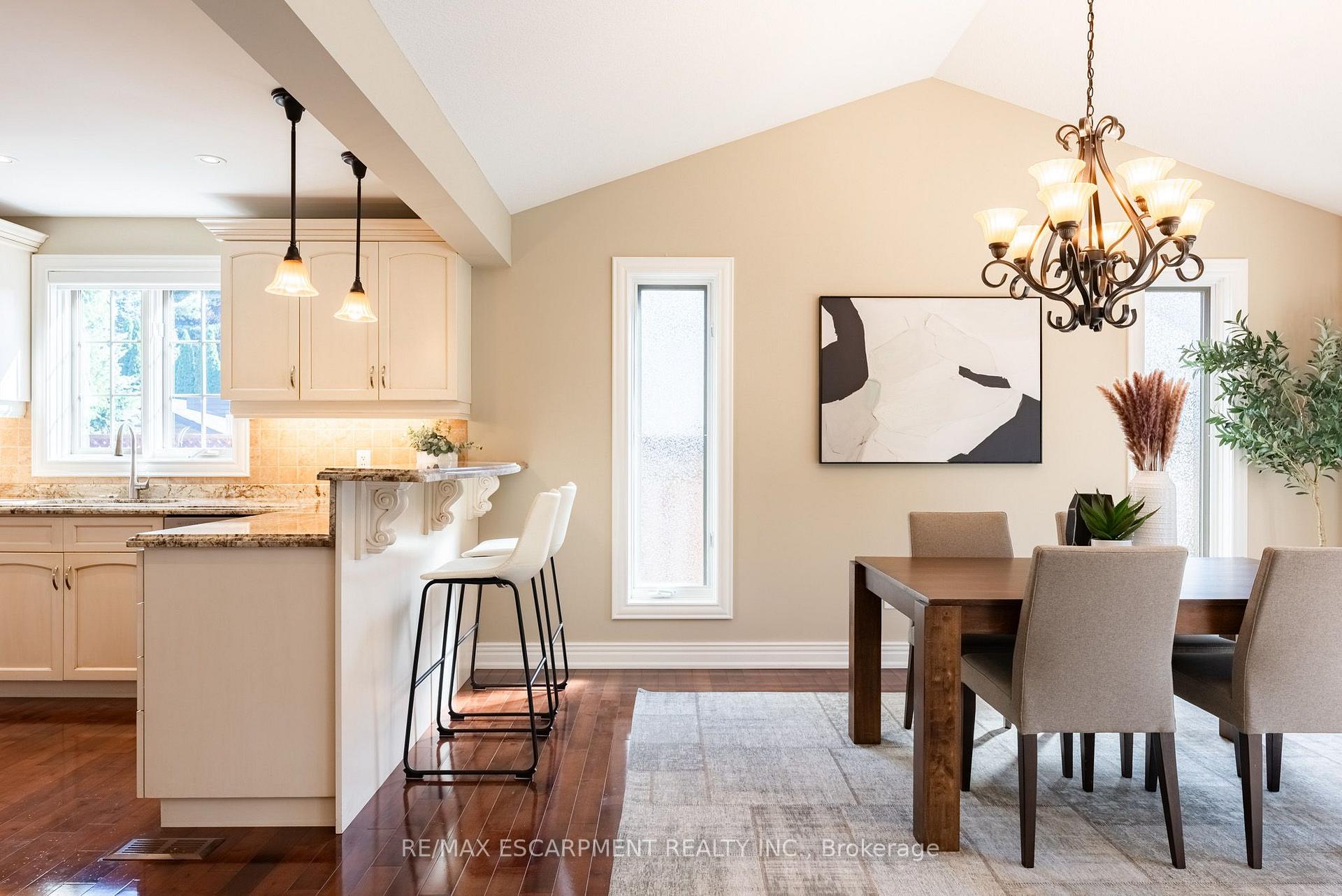 Photo 17 of 506 Regina Drive, Burlington, Brant — HOMEH