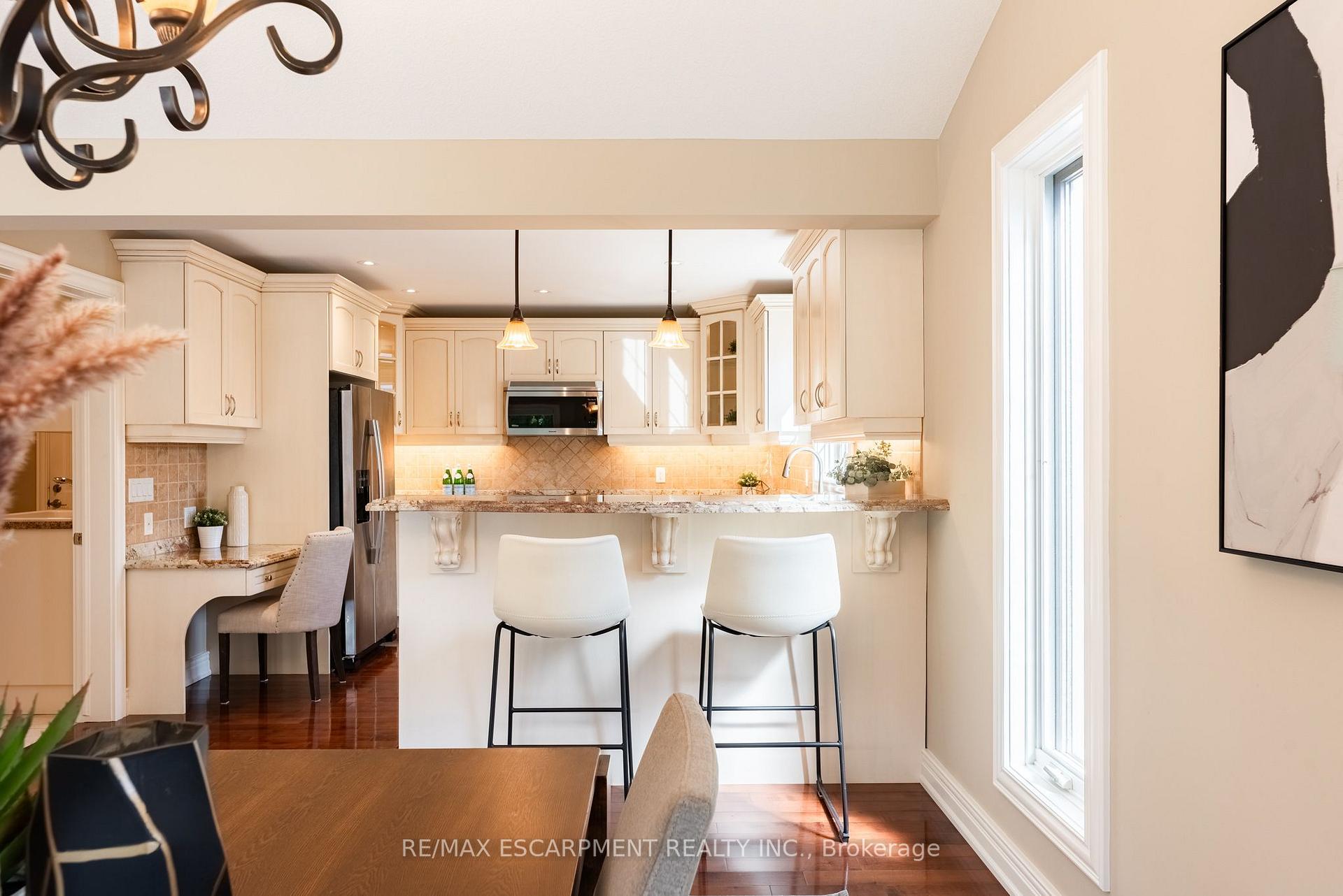 Photo 20 of 506 Regina Drive, Burlington, Brant — HOMEH