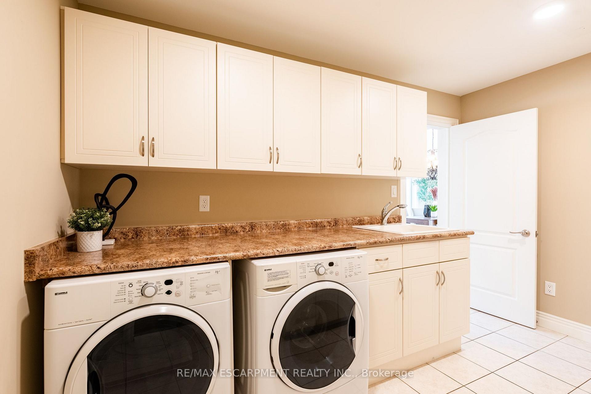 Photo 28 of 506 Regina Drive, Burlington, Brant — HOMEH