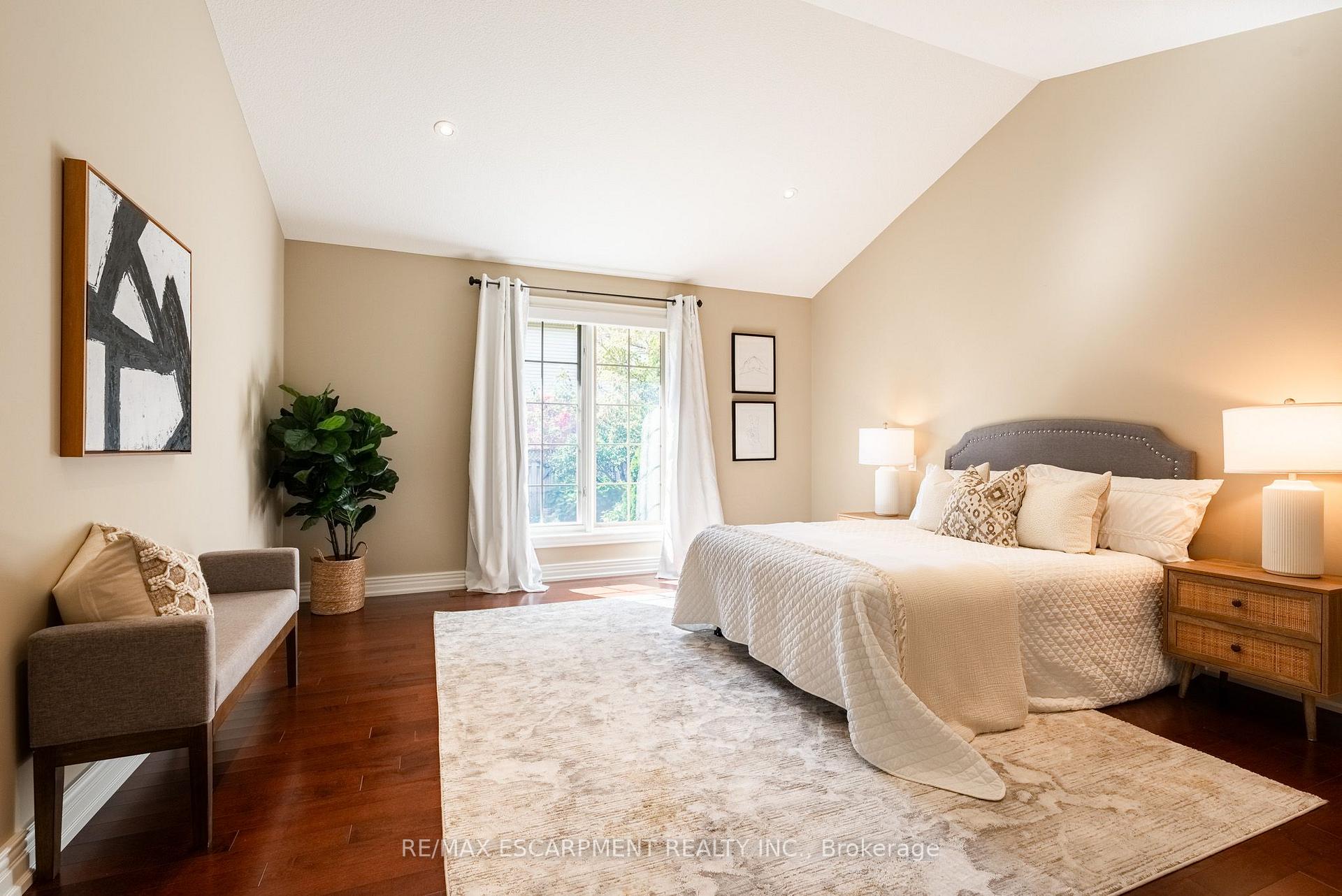 Photo 29 of 506 Regina Drive, Burlington, Brant — HOMEH