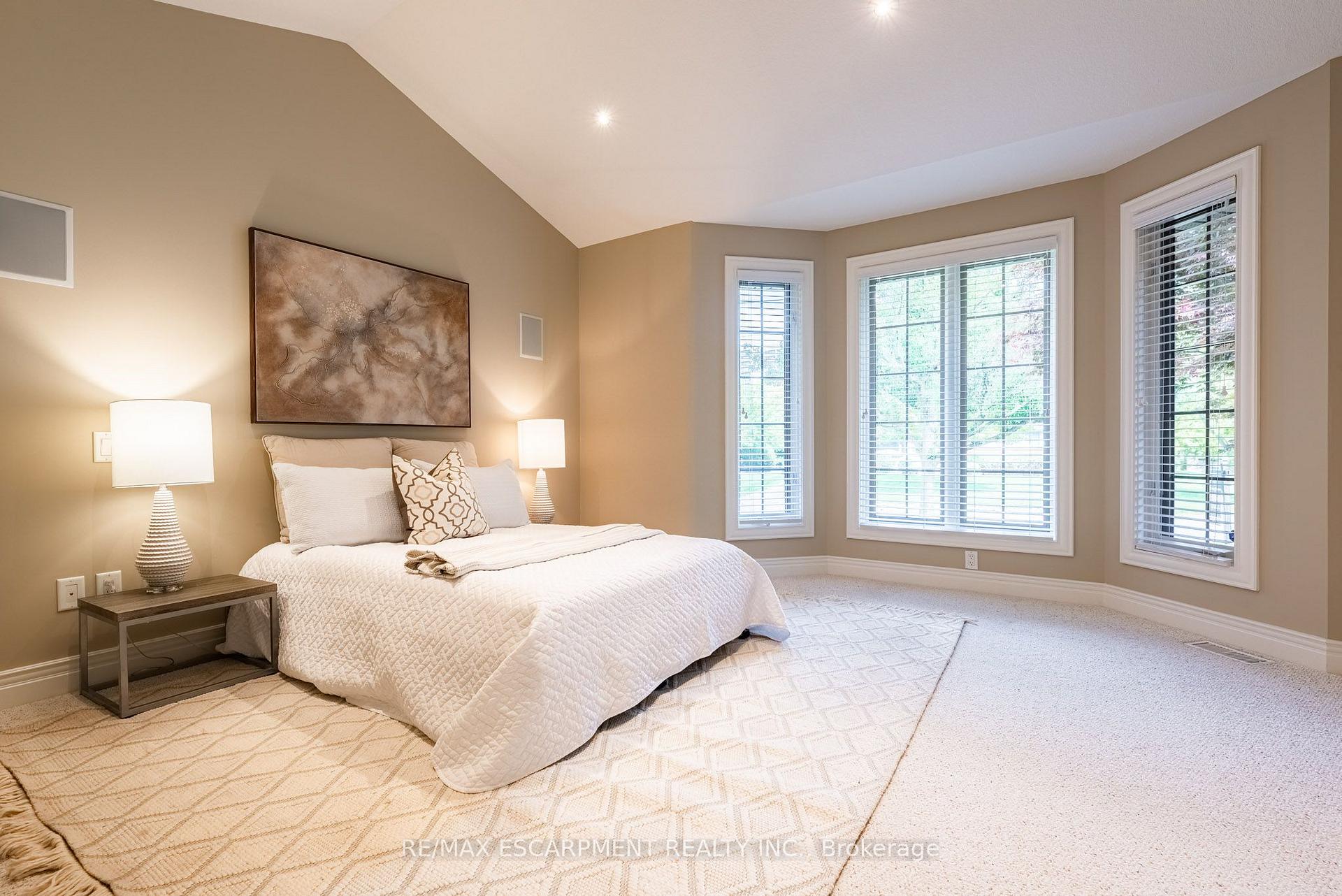 Photo 36 of 506 Regina Drive, Burlington, Brant — HOMEH