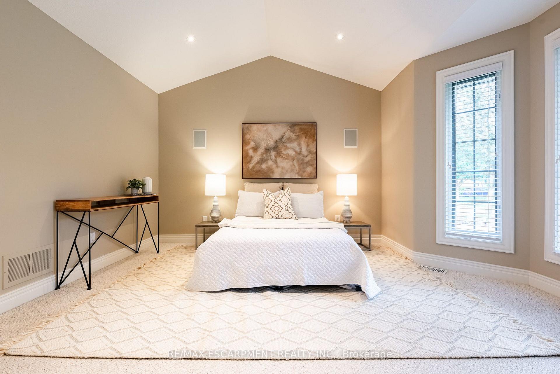 Photo 37 of 506 Regina Drive, Burlington, Brant — HOMEH