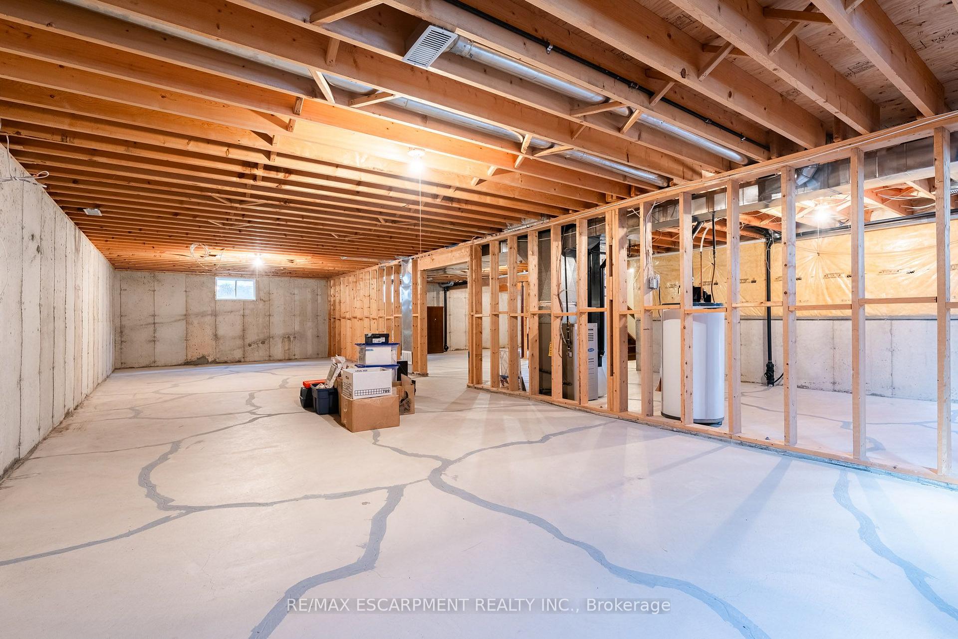 Photo 39 of 506 Regina Drive, Burlington, Brant — HOMEH