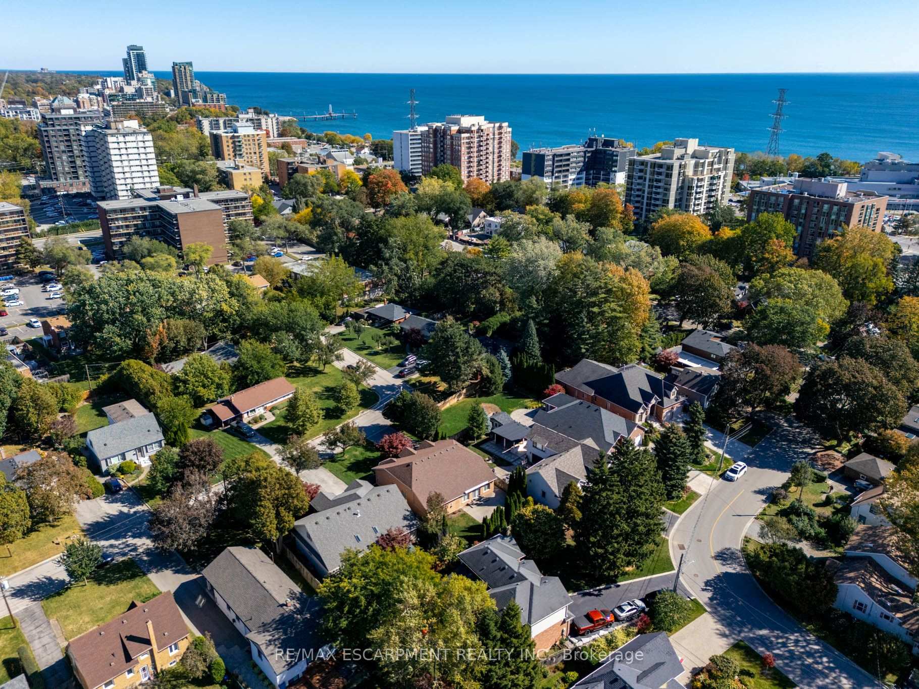 Photo 48 of 506 Regina Drive, Burlington, Brant — HOMEH