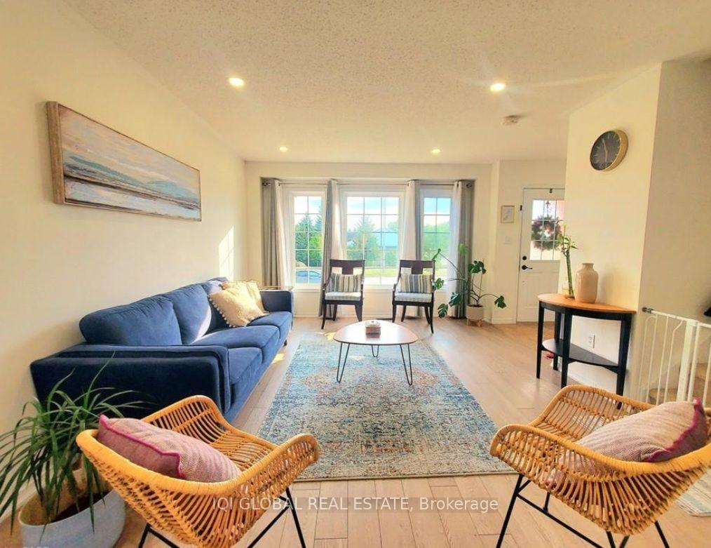 Photo 3 of 559 Victoria Road N, Guelph, Victoria North — HOMEH
