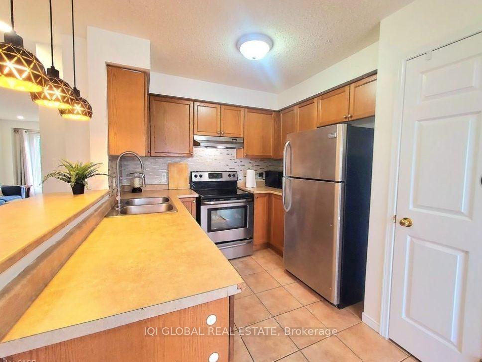 Photo 8 of 559 Victoria Road N, Guelph, Victoria North — HOMEH