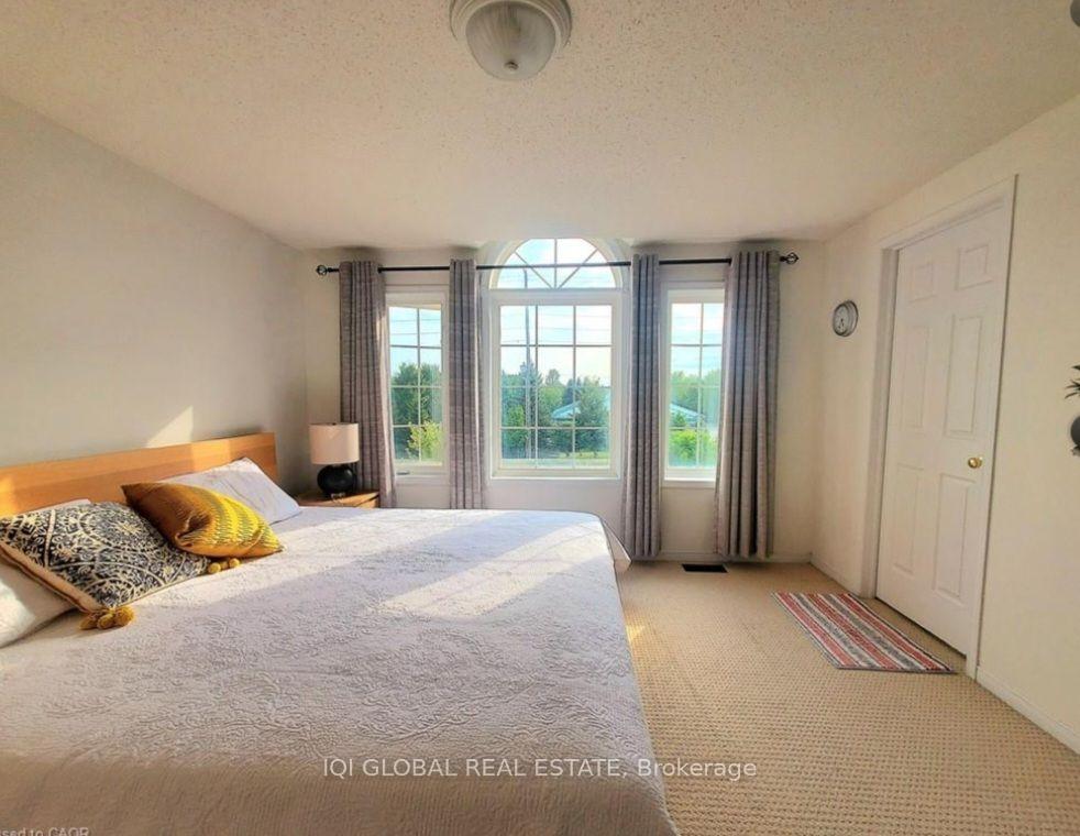 Photo 14 of 559 Victoria Road N, Guelph, Victoria North — HOMEH