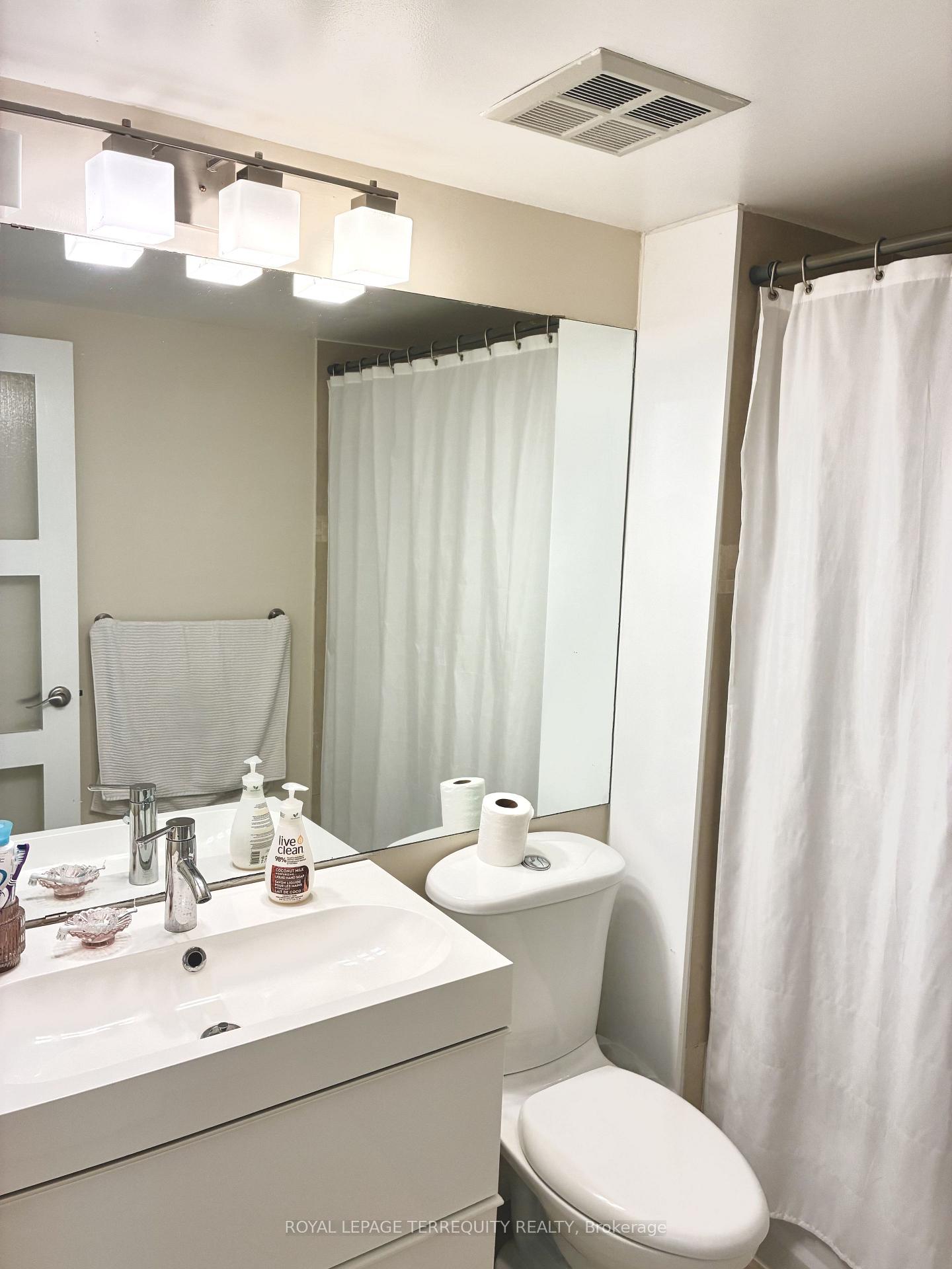 Photo 13 of Unit 524, 95 Prince Arthur Avenue, Toronto, The Annex — HOMEH