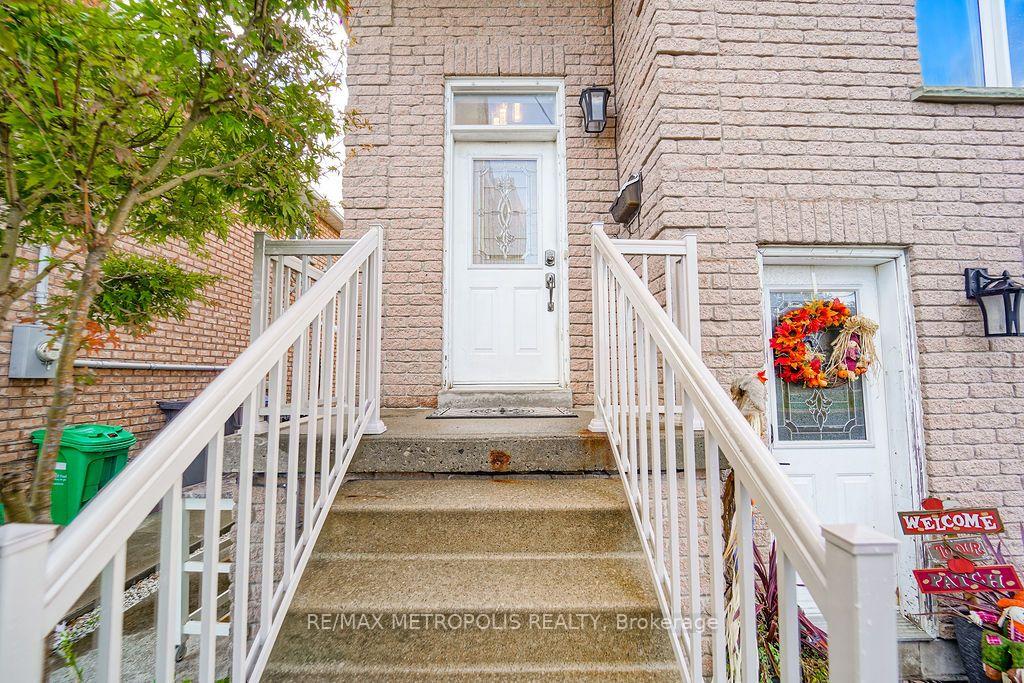 Photo 3 of Unit Main, 195 Vodden Street E, Brampton, Brampton North — HOMEH