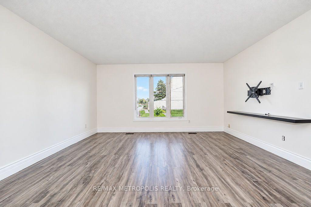 Photo 11 of Unit Main, 195 Vodden Street E, Brampton, Brampton North — HOMEH