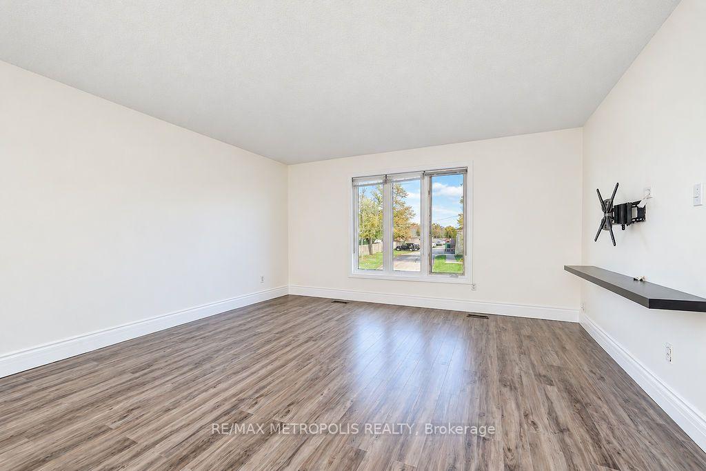 Photo 12 of Unit Main, 195 Vodden Street E, Brampton, Brampton North — HOMEH