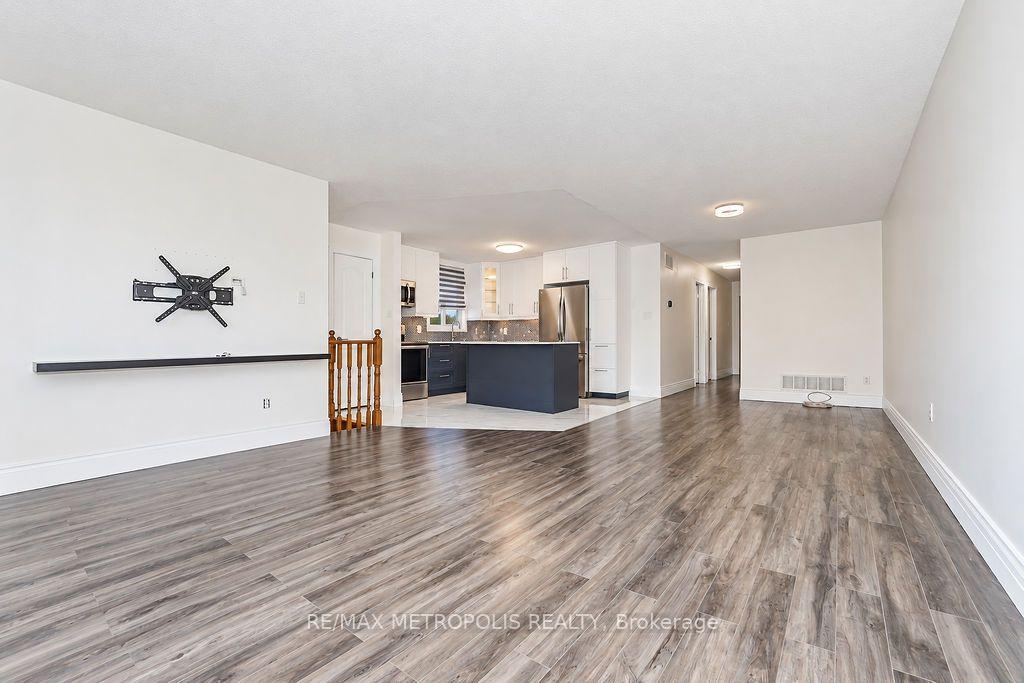 Photo 13 of Unit Main, 195 Vodden Street E, Brampton, Brampton North — HOMEH
