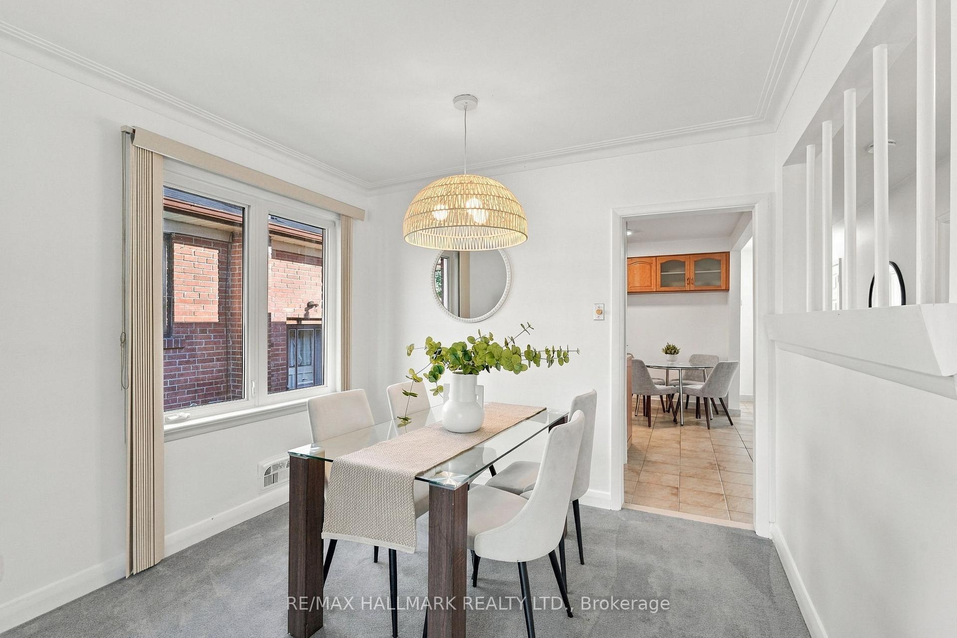 Photo 8 of 29 Willowbrook Road, Etobicoke, Mimico — HOMEH