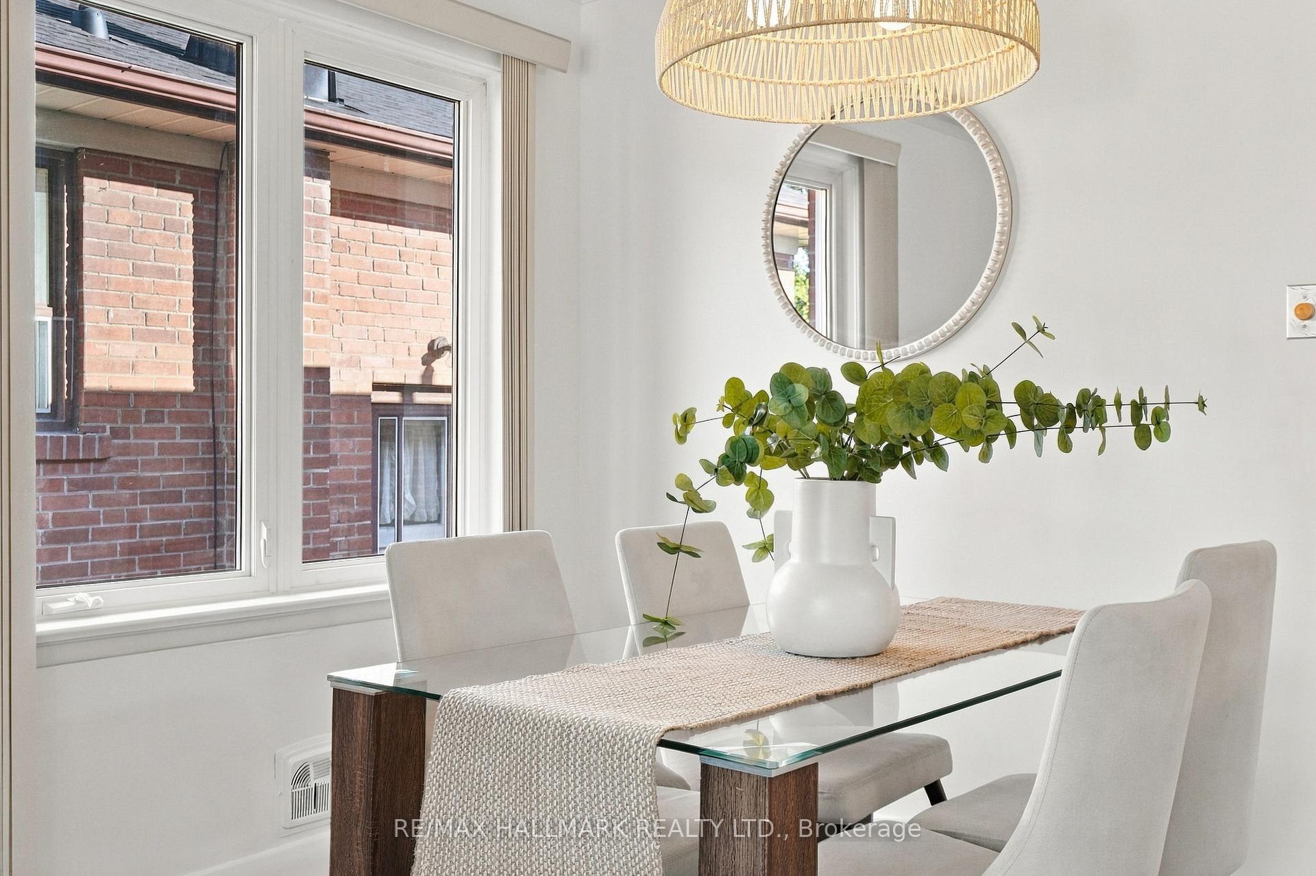 Photo 5 of 29 Willowbrook Road, Etobicoke, Mimico — HOMEH