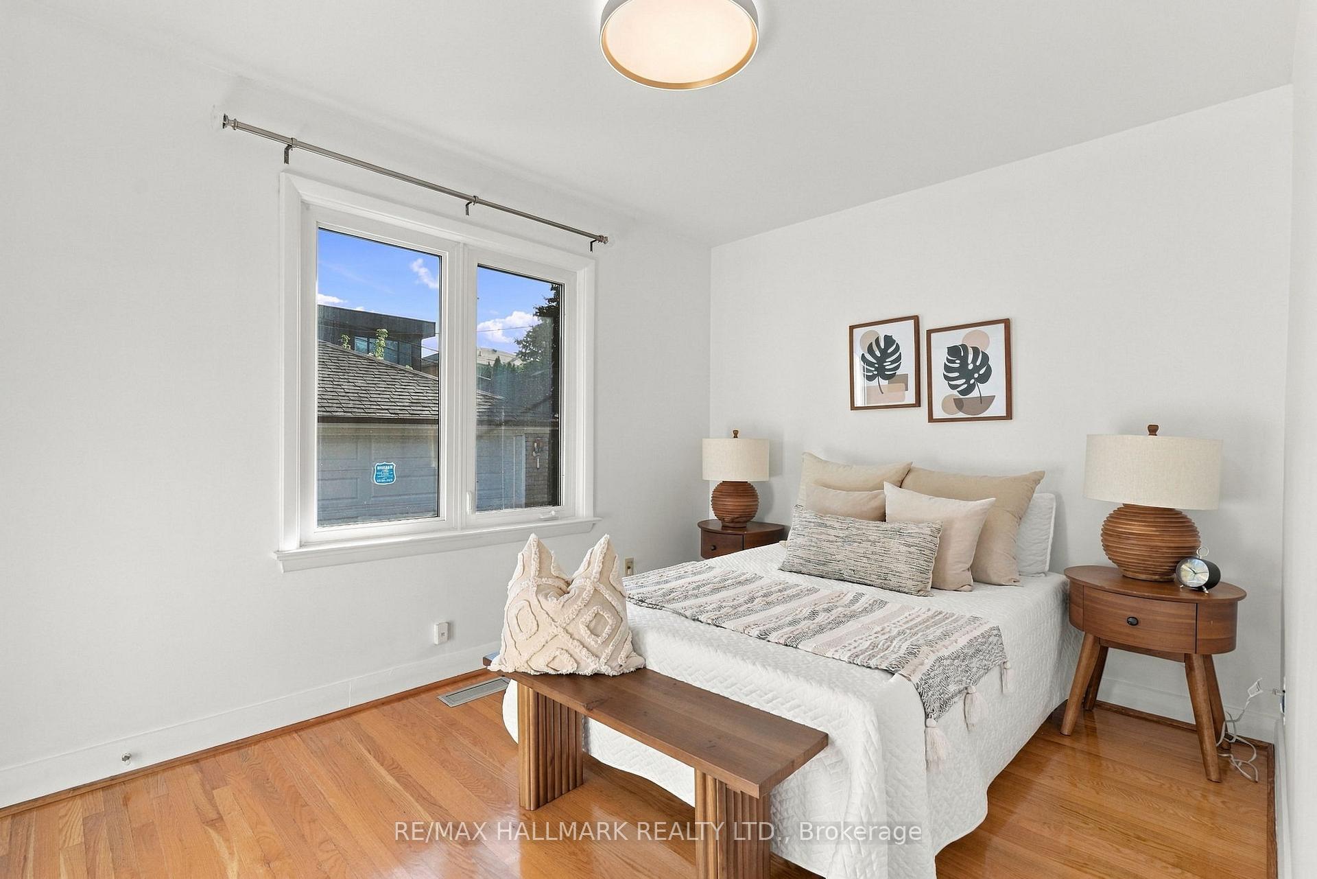 Photo 15 of 29 Willowbrook Road, Etobicoke, Mimico — HOMEH