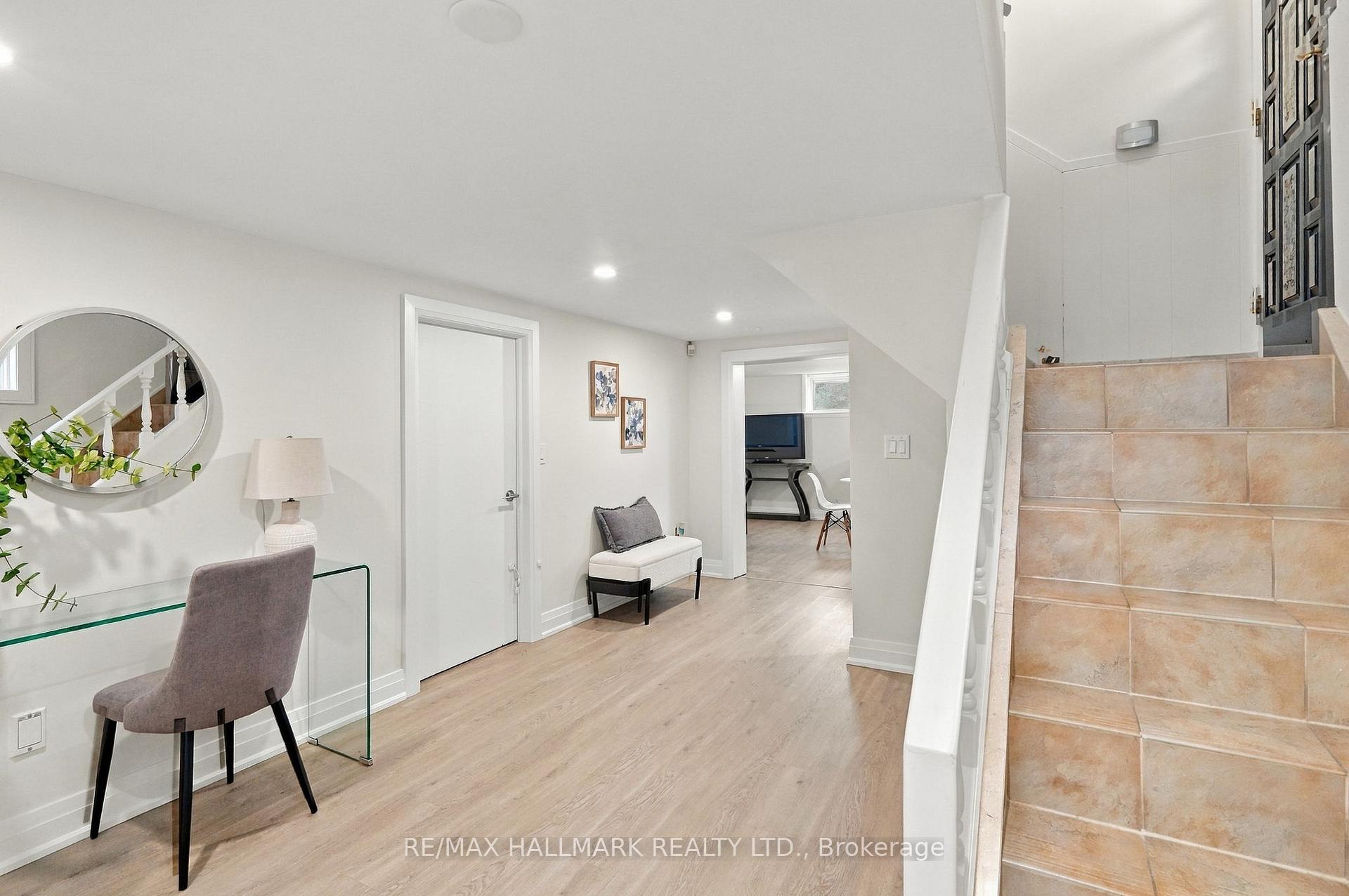 Photo 19 of 29 Willowbrook Road, Etobicoke, Mimico — HOMEH