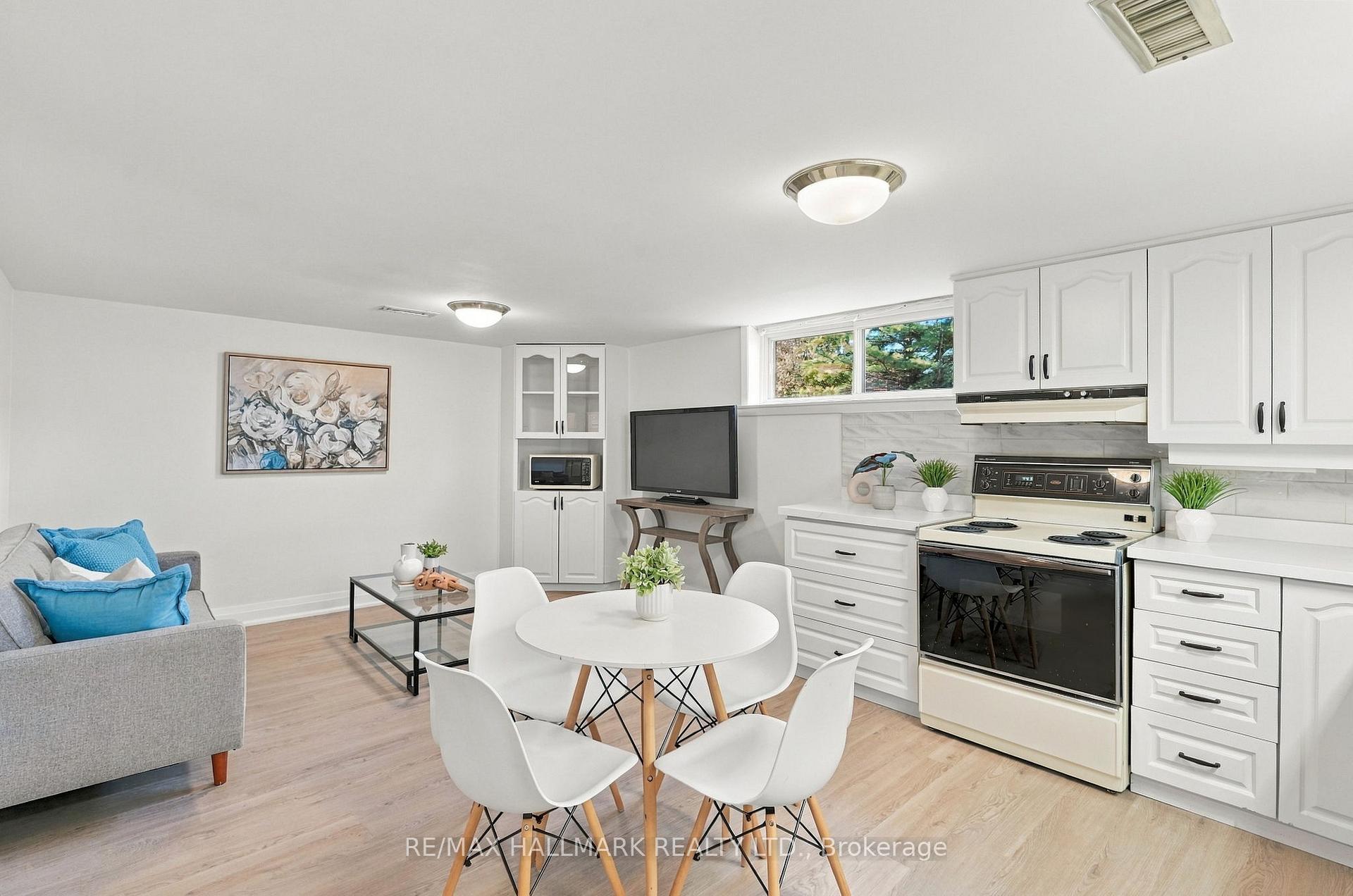 Photo 22 of 29 Willowbrook Road, Etobicoke, Mimico — HOMEH