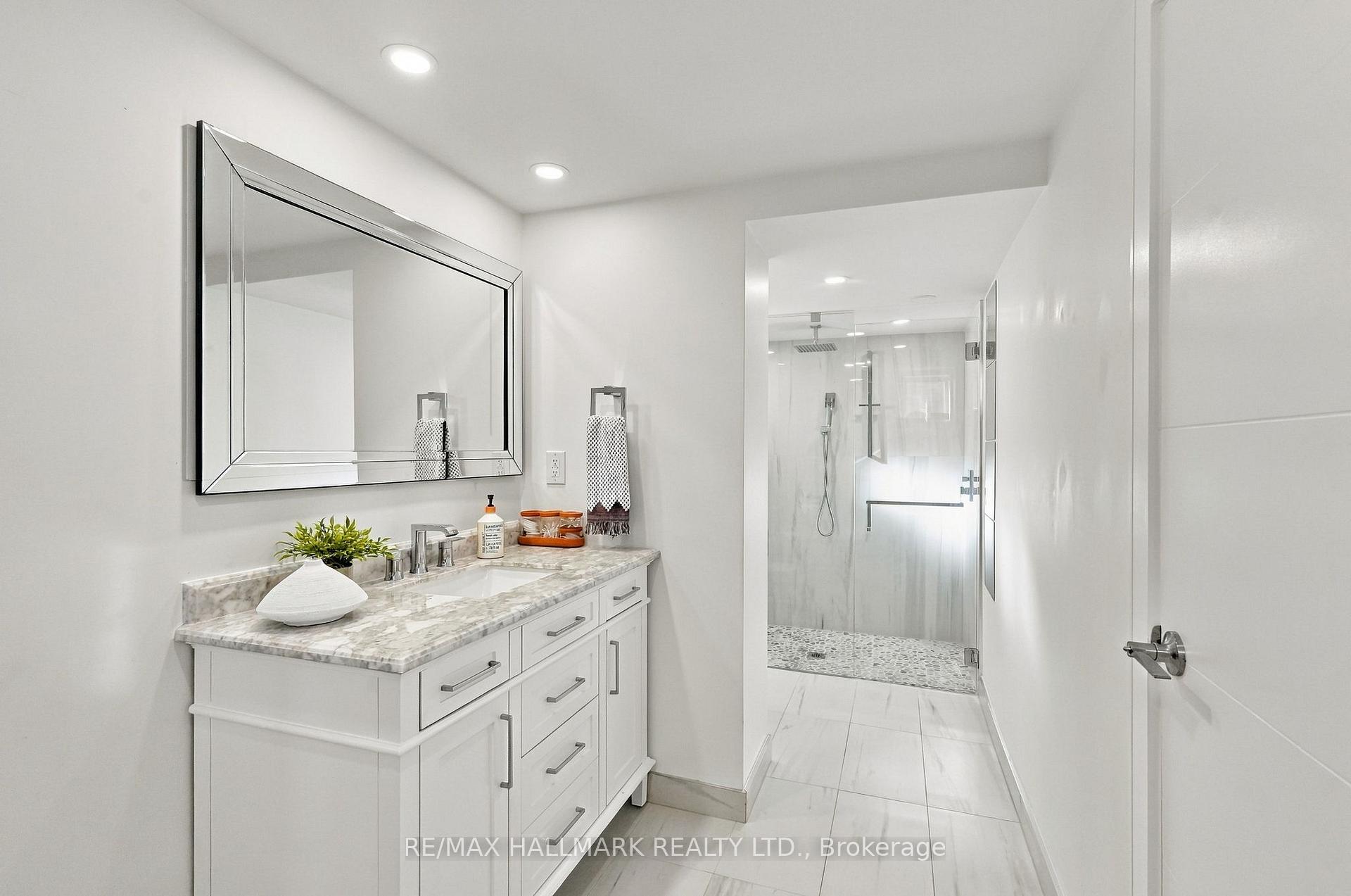 Photo 34 of 29 Willowbrook Road, Etobicoke, Mimico — HOMEH