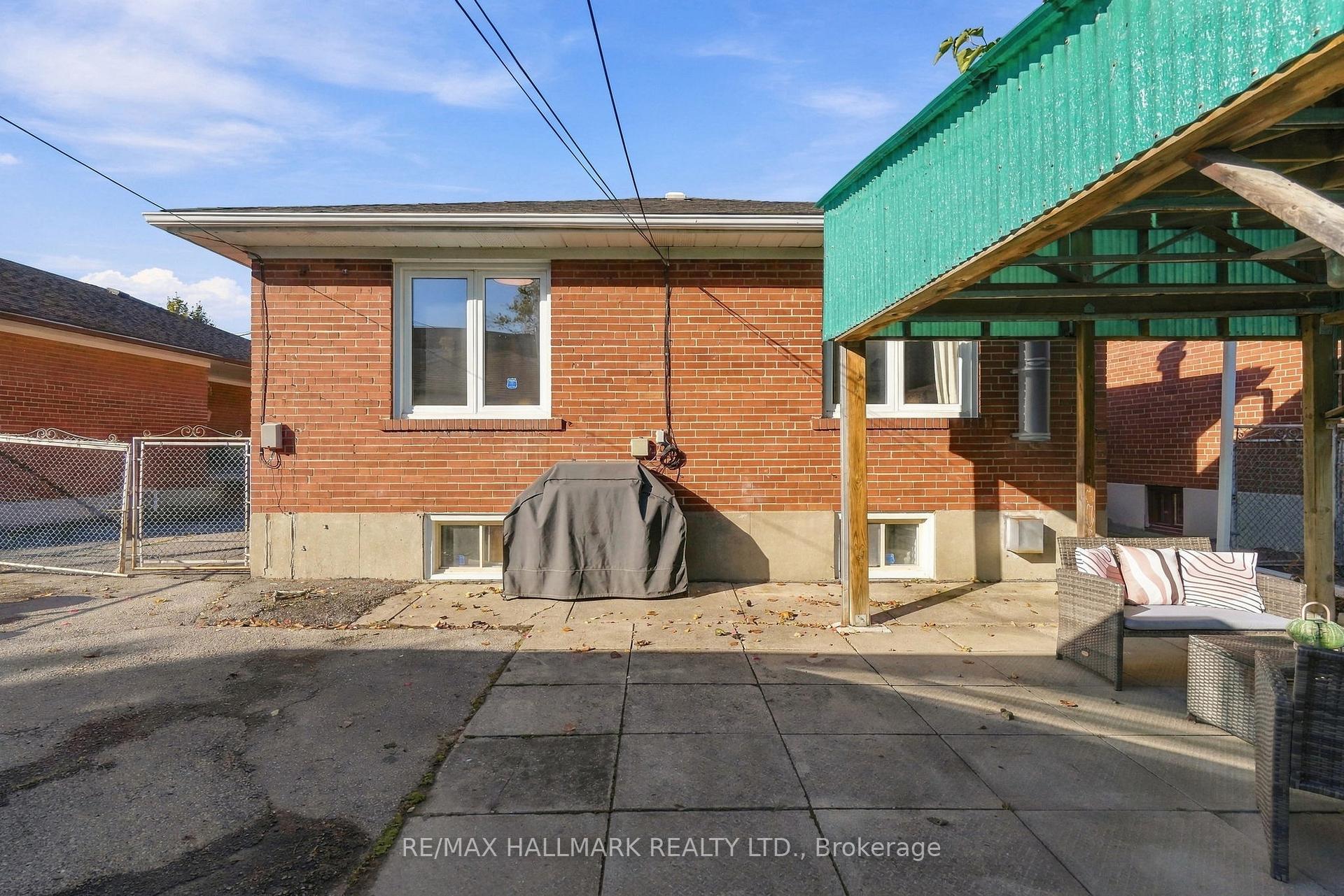 Photo 40 of 29 Willowbrook Road, Etobicoke, Mimico — HOMEH