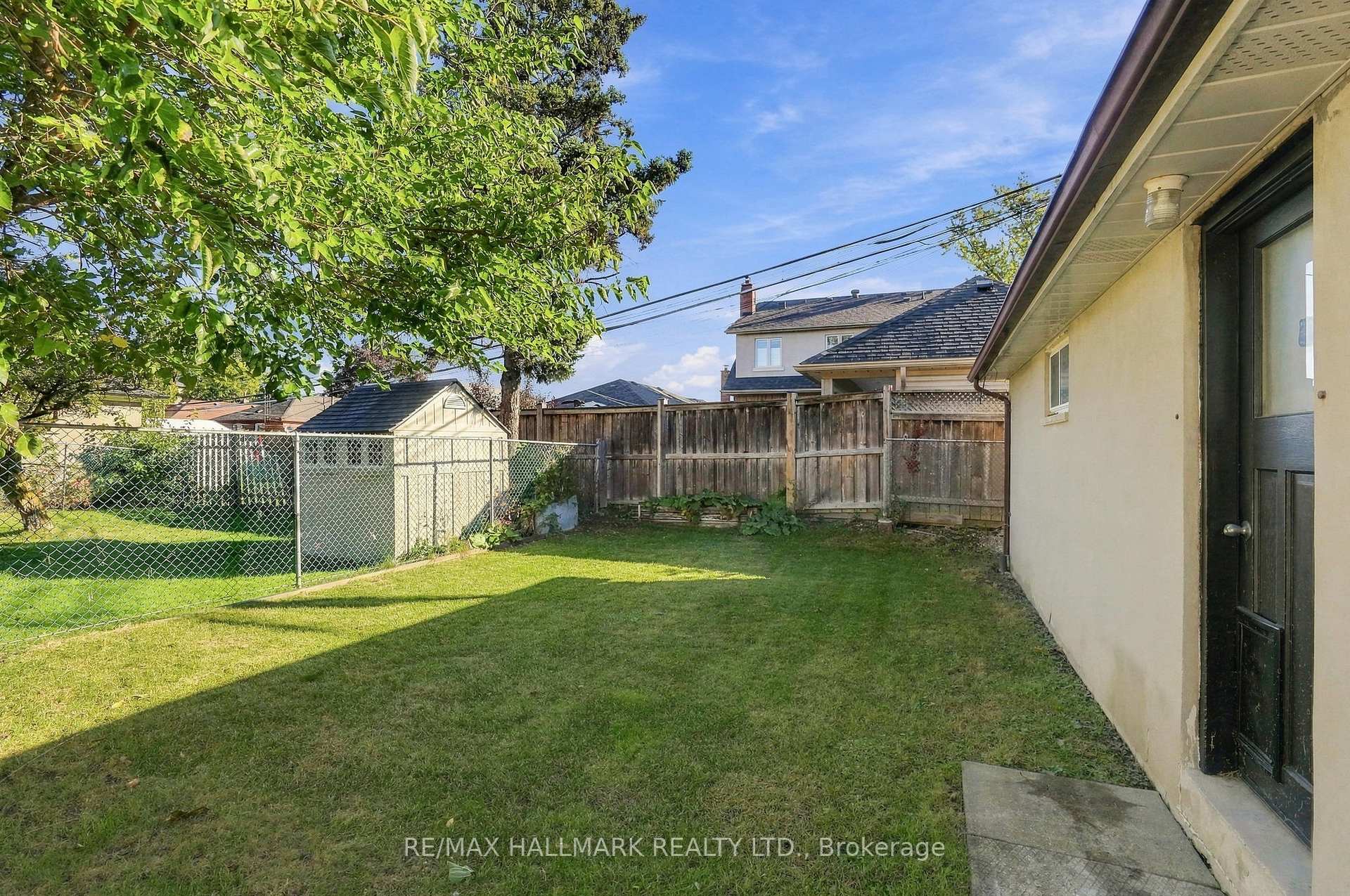 Photo 46 of 29 Willowbrook Road, Etobicoke, Mimico — HOMEH
