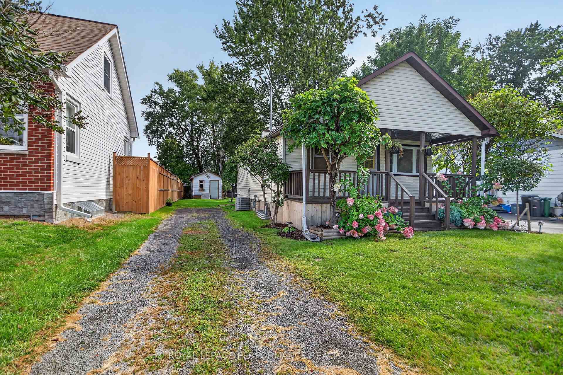 Photo 2 of 46 First Avenue, Russell, Village of Russell — HOMEH