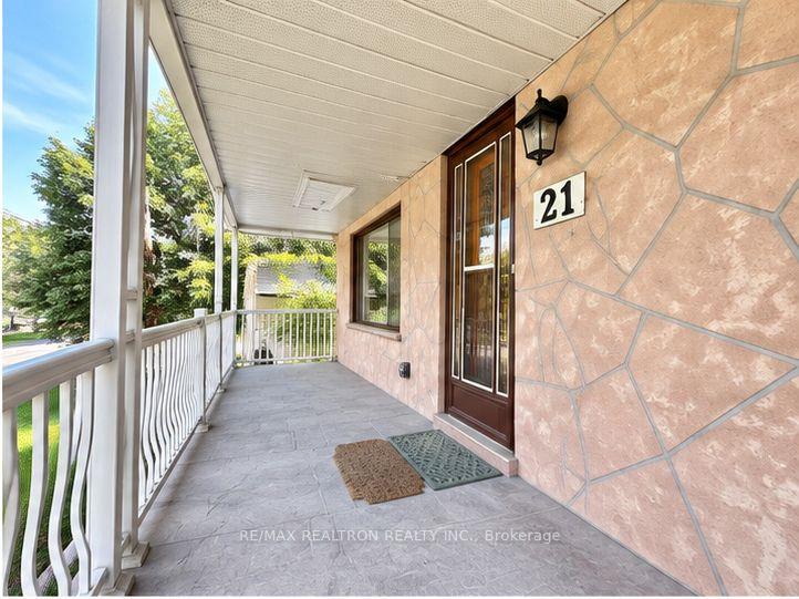 Photo 5 of 21 Clark Avenue, Markham, Thornhill — HOMEH