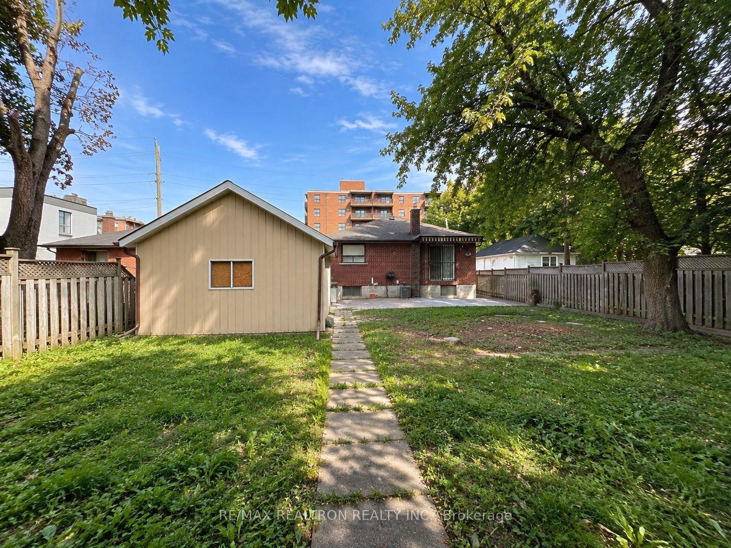 Photo 7 of 21 Clark Avenue, Markham, Thornhill — HOMEH