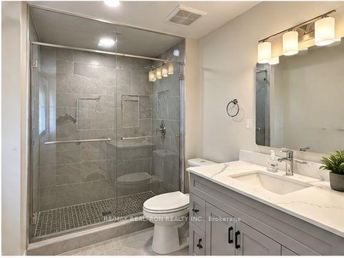 Photo 18 of 21 Clark Avenue, Markham, Thornhill — HOMEH