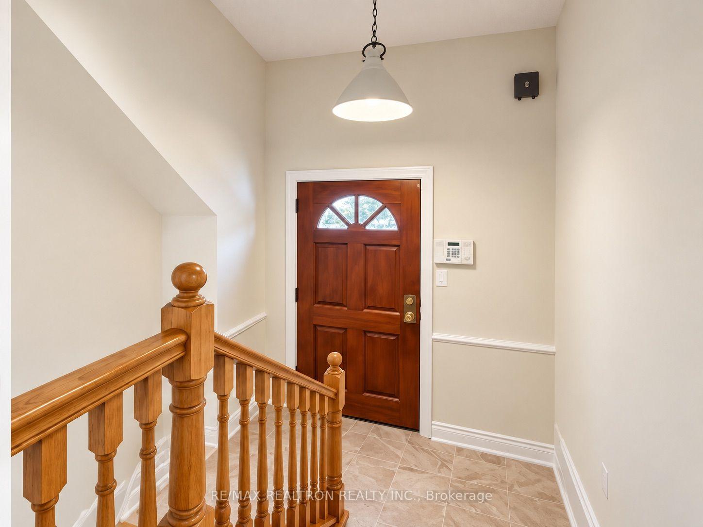 Photo 19 of 21 Clark Avenue, Markham, Thornhill — HOMEH