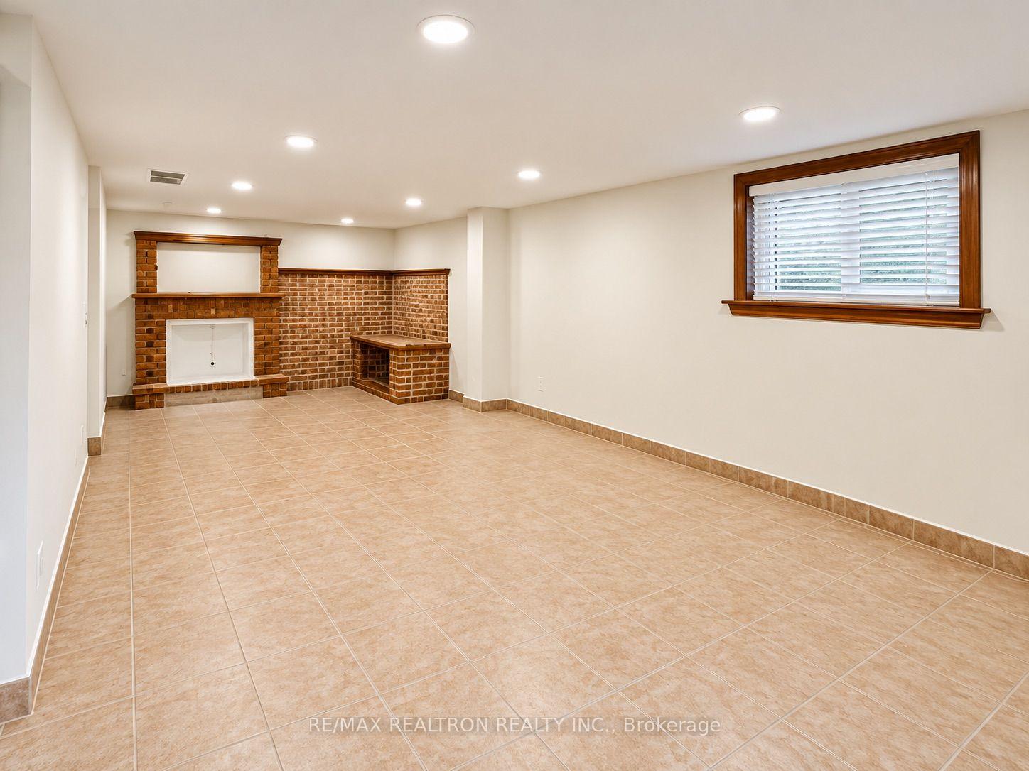 Photo 24 of 21 Clark Avenue, Markham, Thornhill — HOMEH