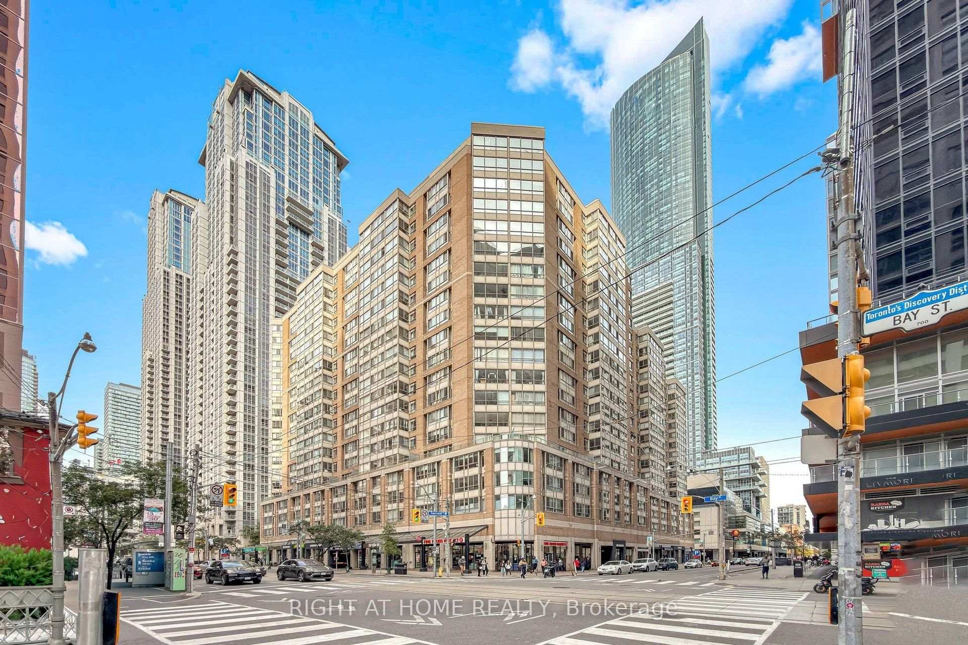 Photo of Unit 909, 44 Gerrard Street W