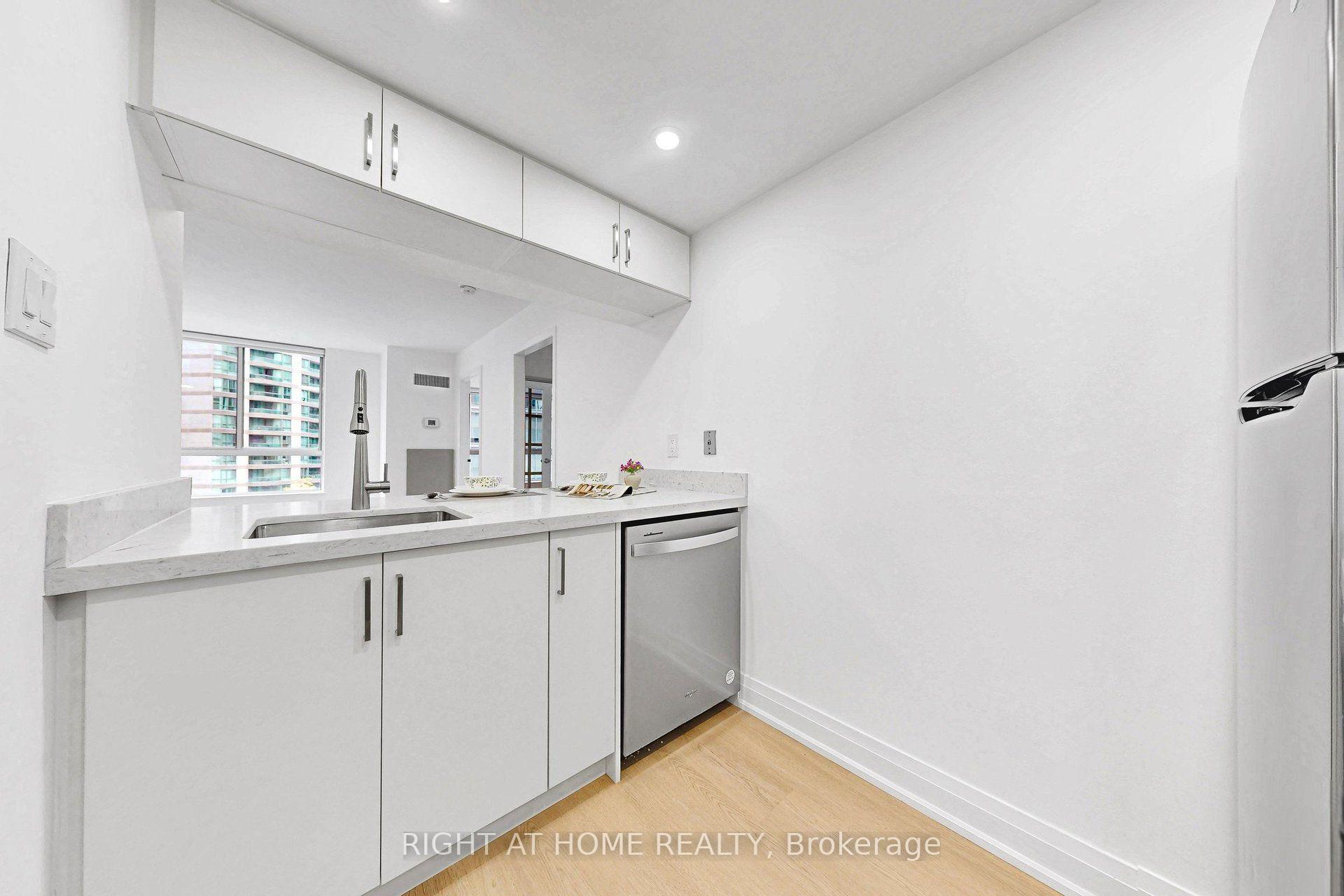 Photo 10 of Unit 909, 44 Gerrard Street W, Toronto, Bay Street Corridor — HOMEH