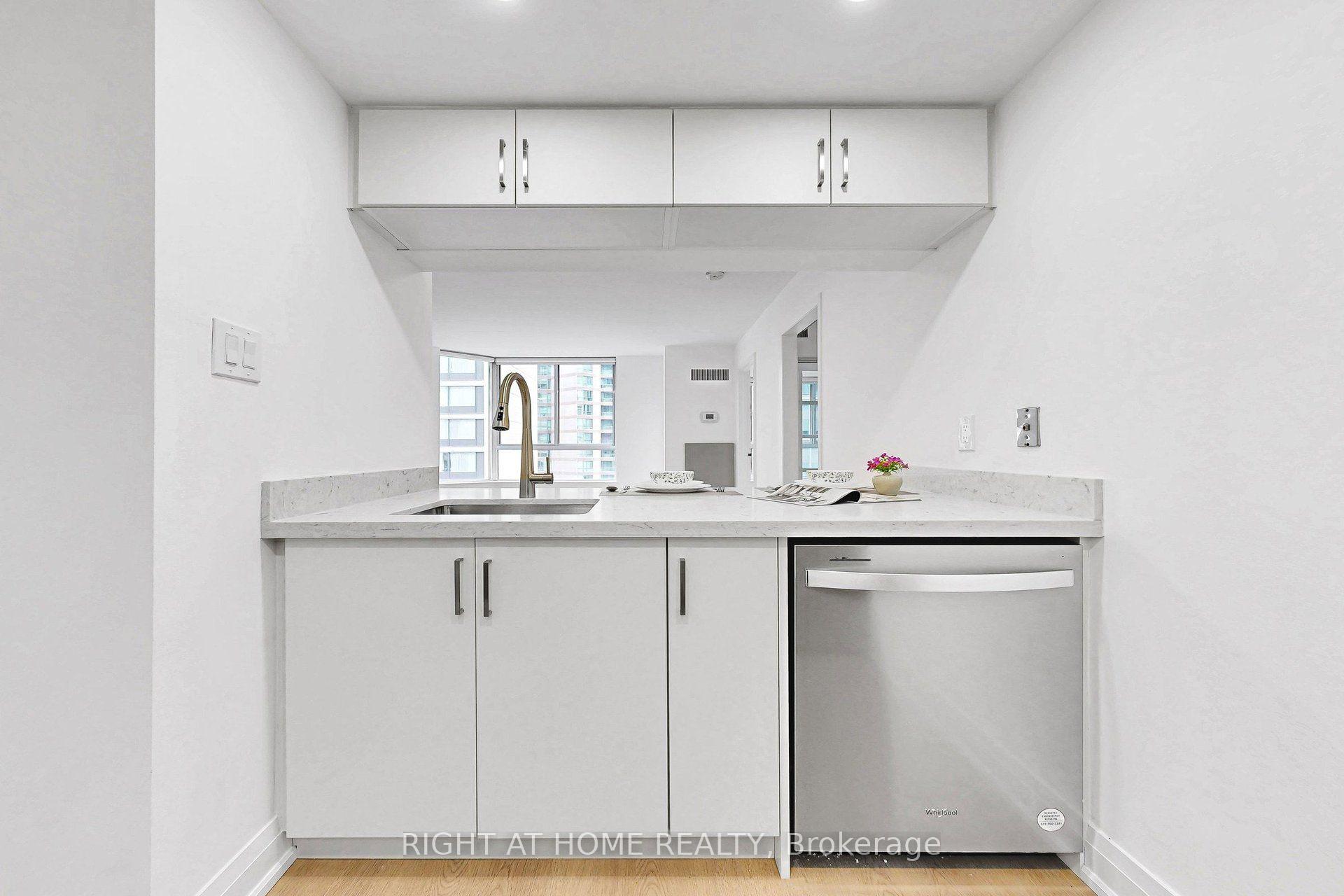 Photo 11 of Unit 909, 44 Gerrard Street W, Toronto, Bay Street Corridor — HOMEH