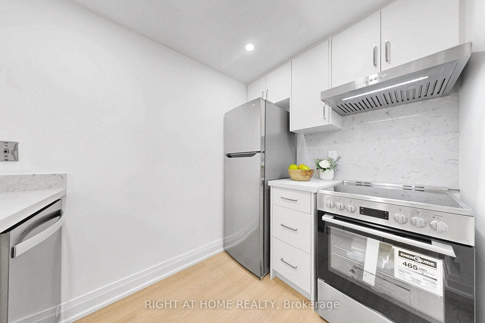 Photo 8 of Unit 909, 44 Gerrard Street W, Toronto, Bay Street Corridor — HOMEH