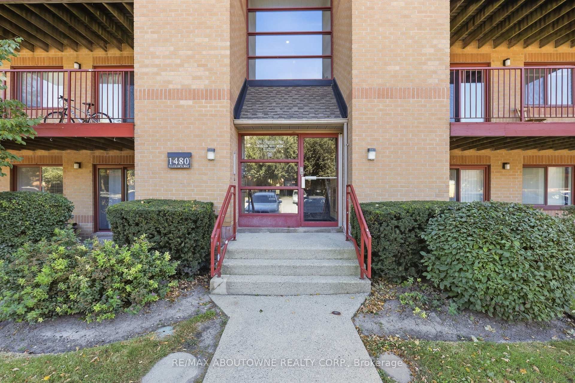 Photo 2 of Unit 1611, 1480 Pilgrims Way, Oakville, Glen Abbey — HOMEH
