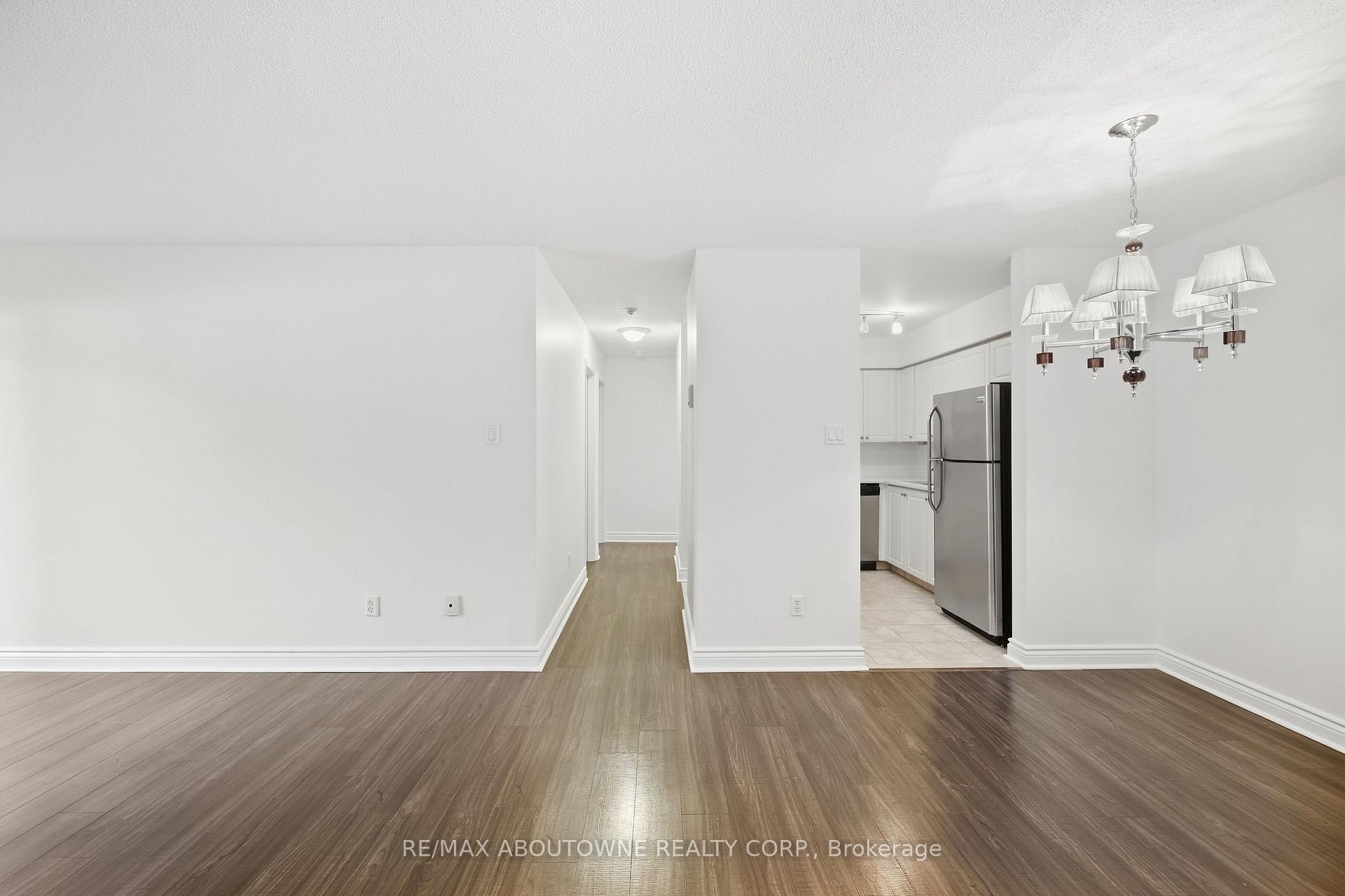 Photo 5 of Unit 1611, 1480 Pilgrims Way, Oakville, Glen Abbey — HOMEH