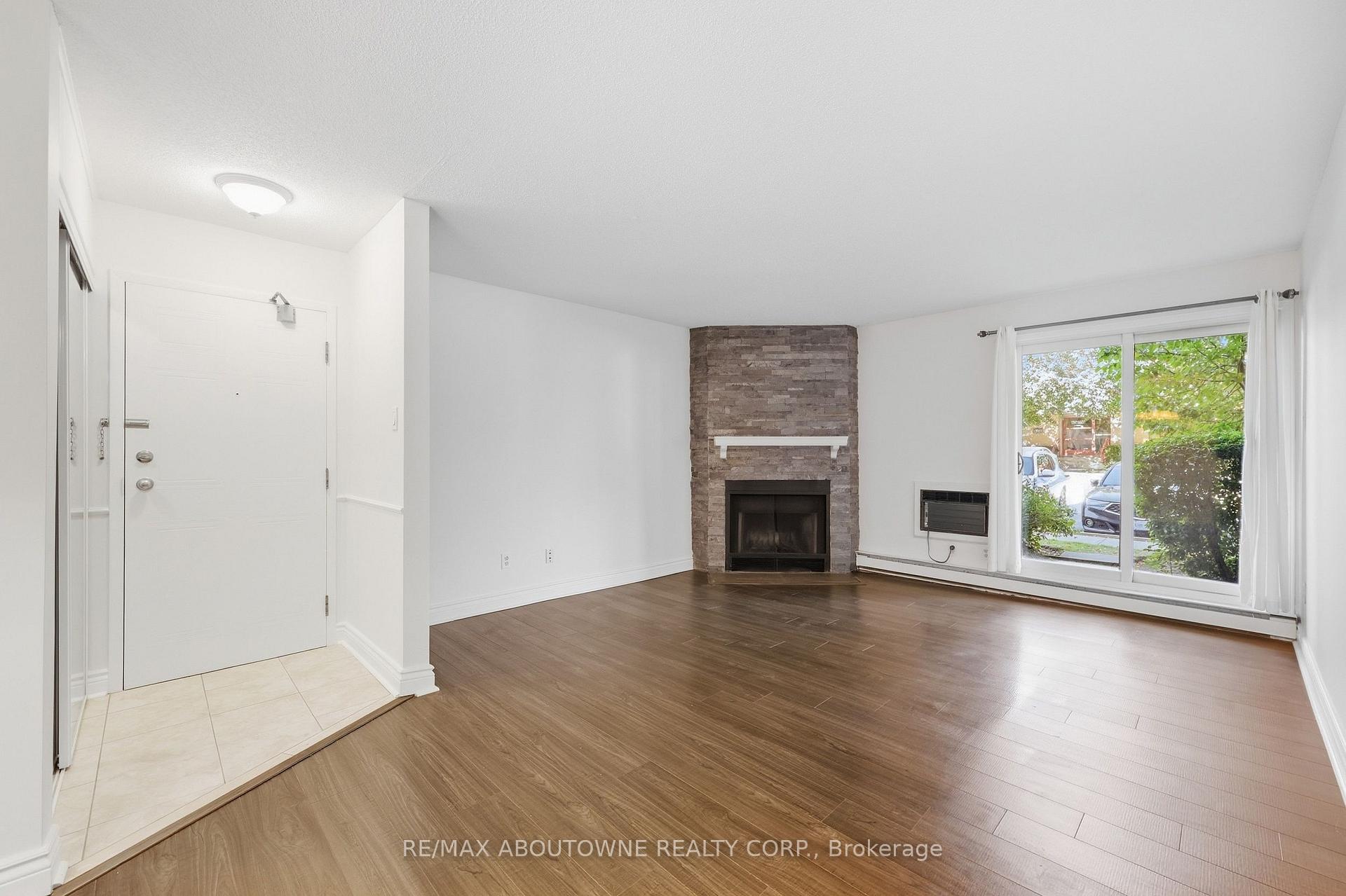 Photo 6 of Unit 1611, 1480 Pilgrims Way, Oakville, Glen Abbey — HOMEH