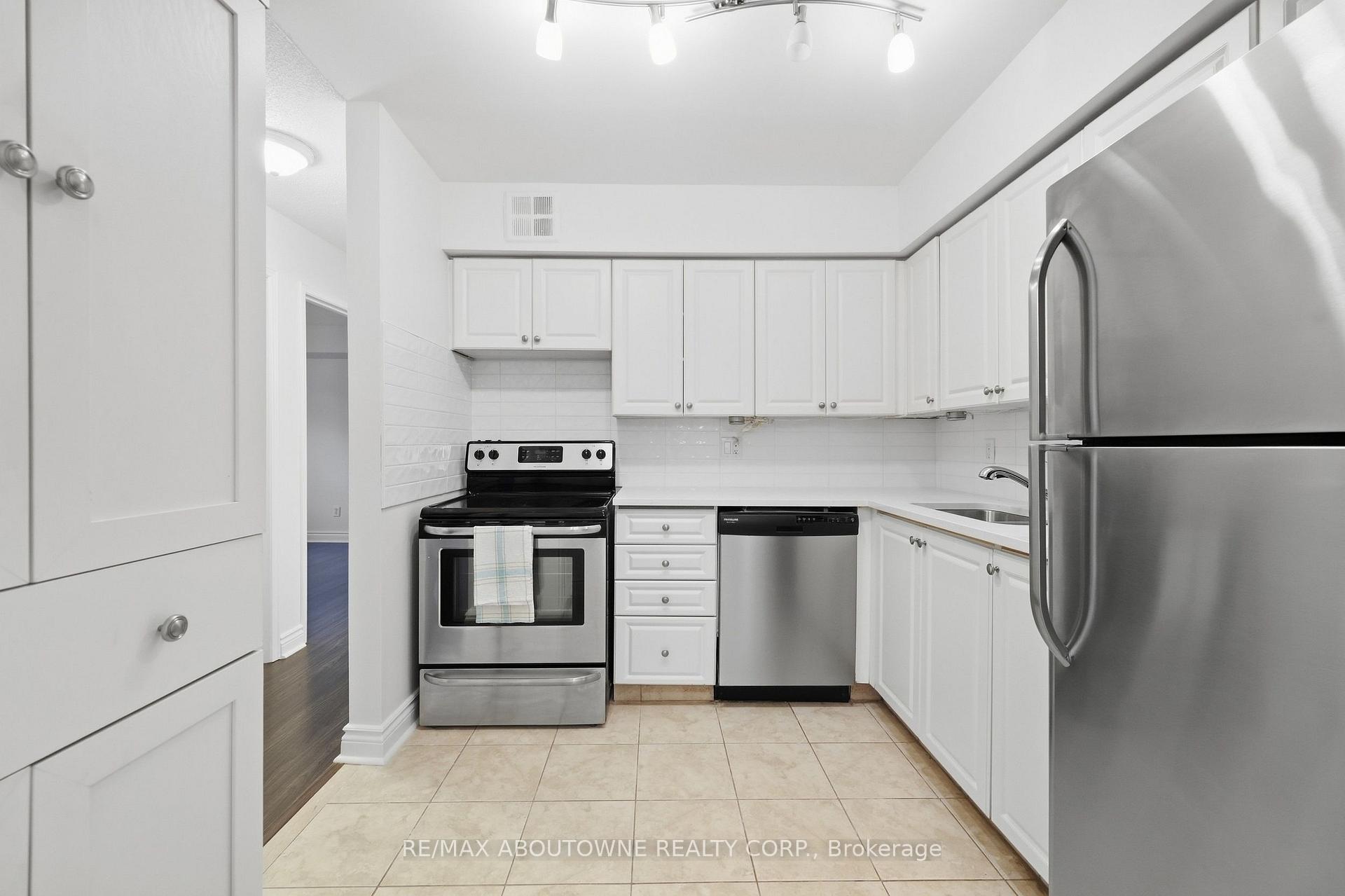 Photo 15 of Unit 1611, 1480 Pilgrims Way, Oakville, Glen Abbey — HOMEH