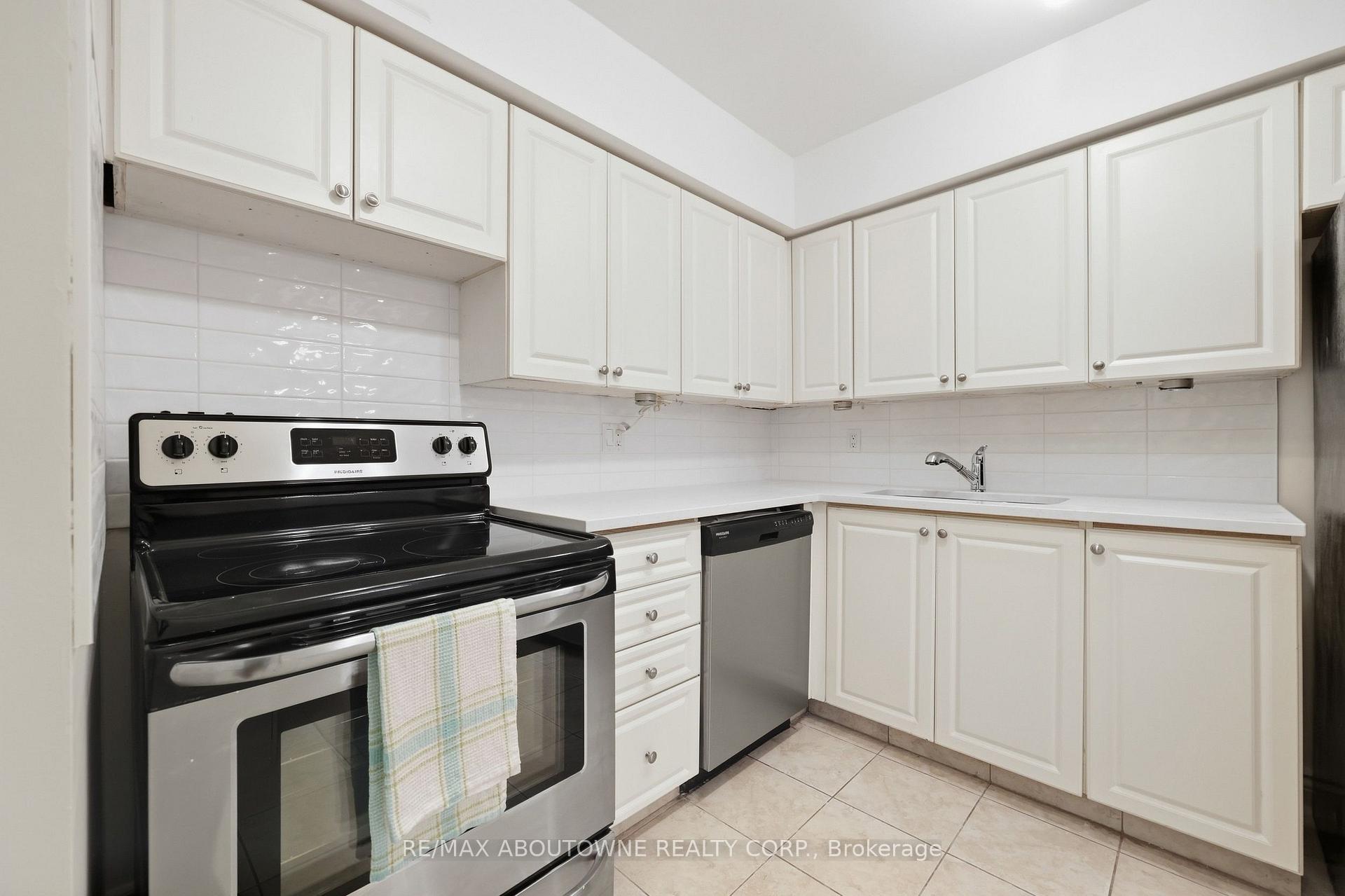 Photo 17 of Unit 1611, 1480 Pilgrims Way, Oakville, Glen Abbey — HOMEH