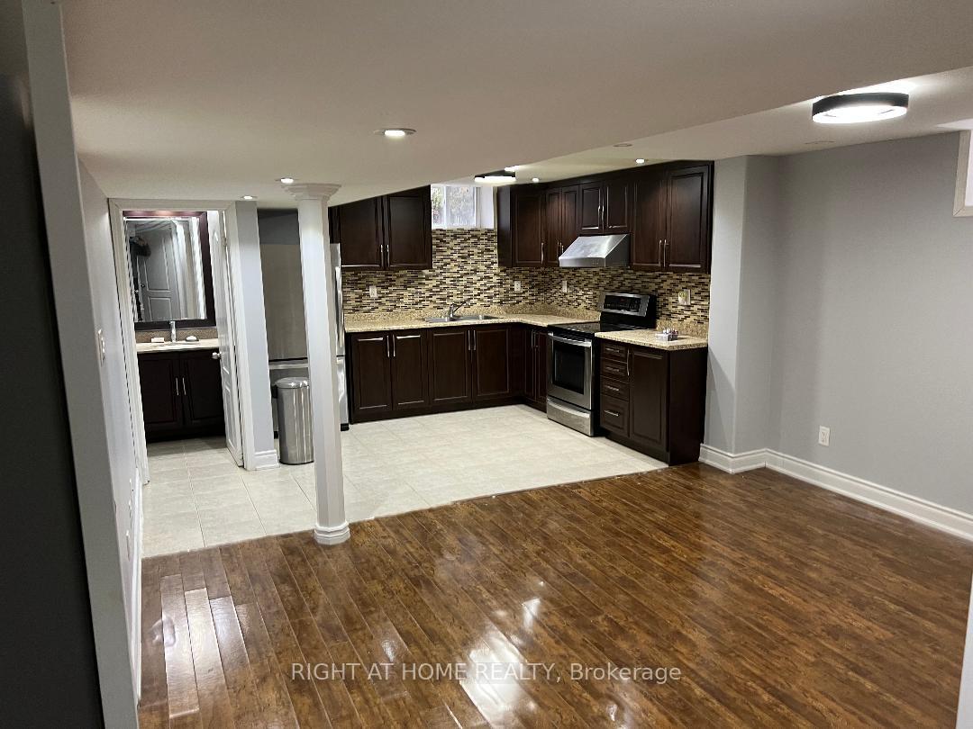 Photo 1 of 5169 palomar Crescent, Mississauga, Hurontario — HOMEH