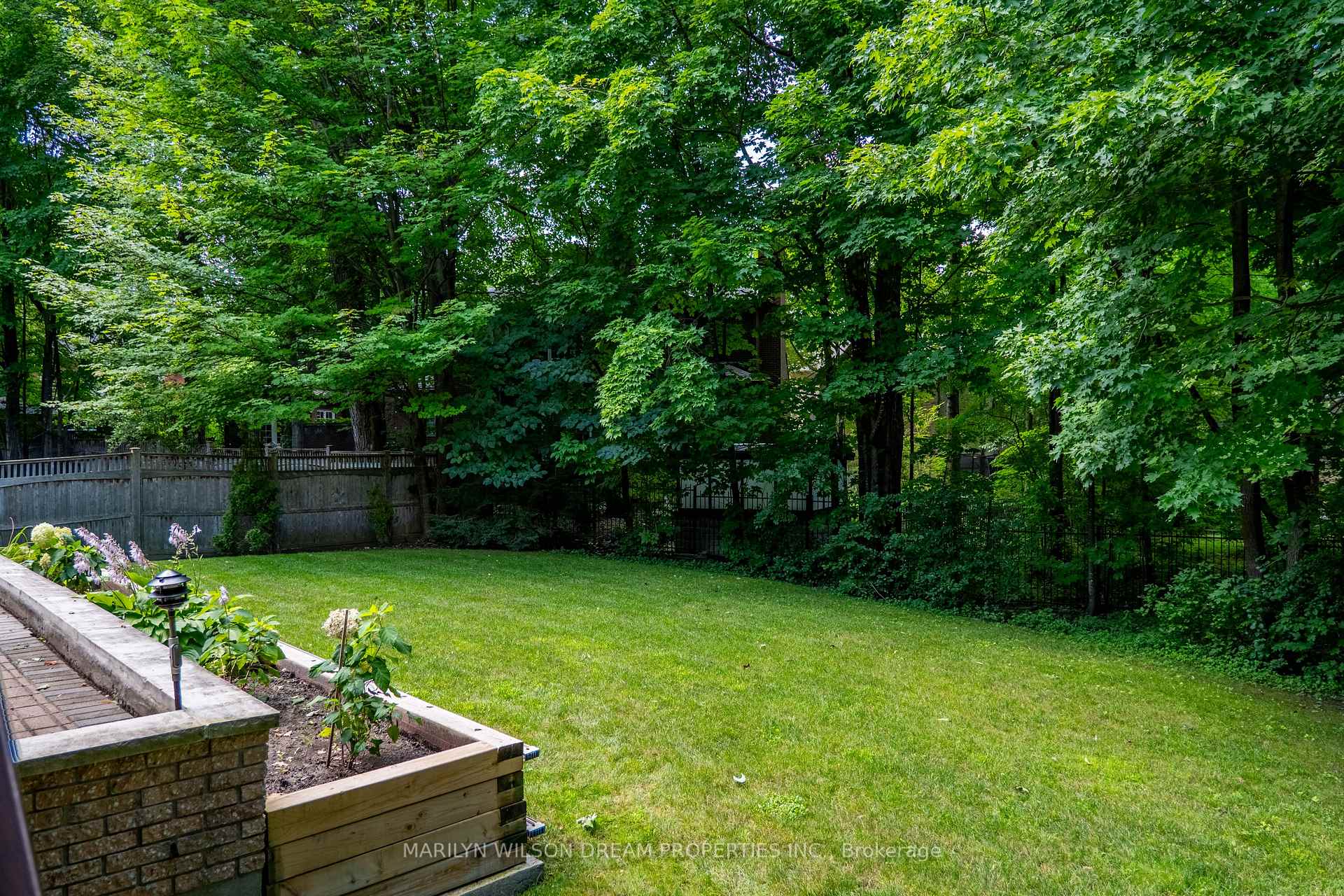 Photo 3 of 65 Macnabb Place, Ottawa, Rockcliffe — HOMEH