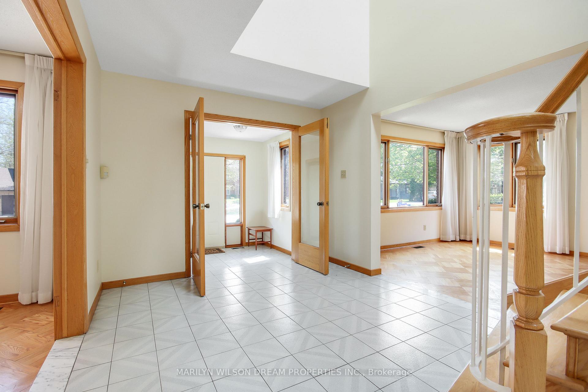 Photo 4 of 65 Macnabb Place, Ottawa, Rockcliffe — HOMEH