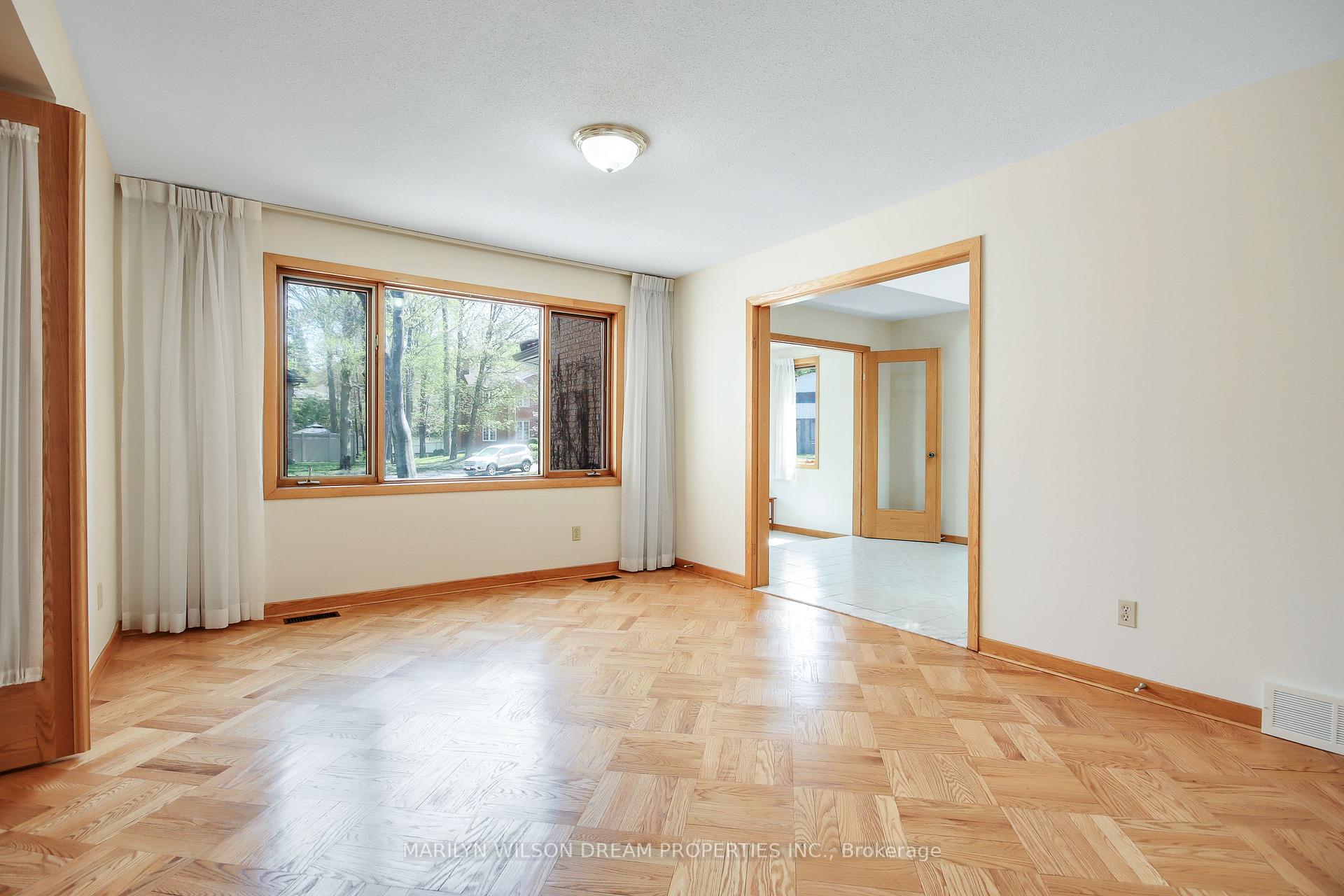 Photo 9 of 65 Macnabb Place, Ottawa, Rockcliffe — HOMEH
