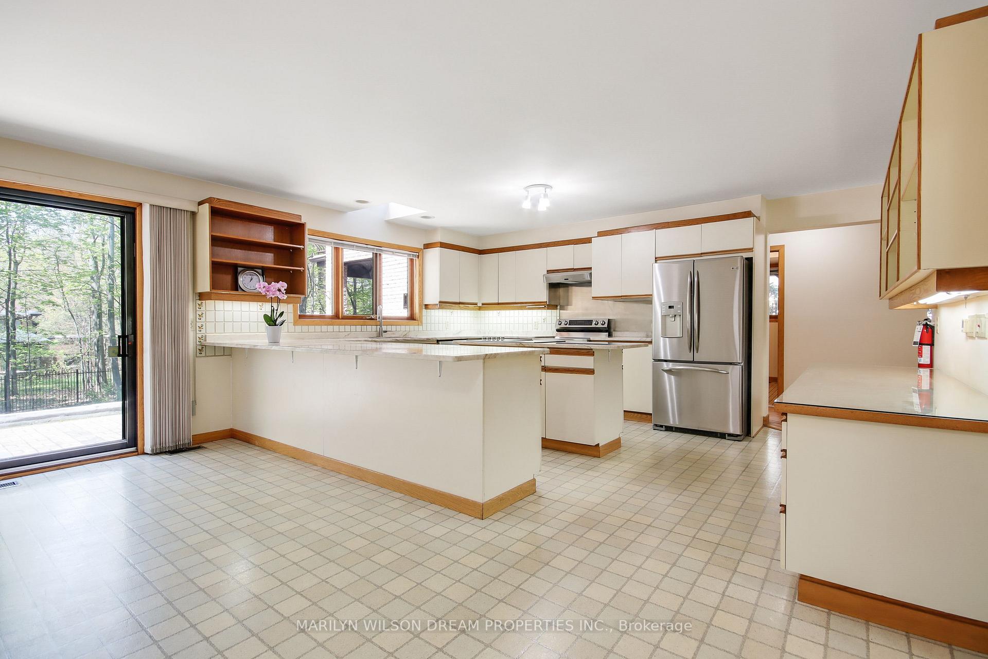 Photo 11 of 65 Macnabb Place, Ottawa, Rockcliffe — HOMEH